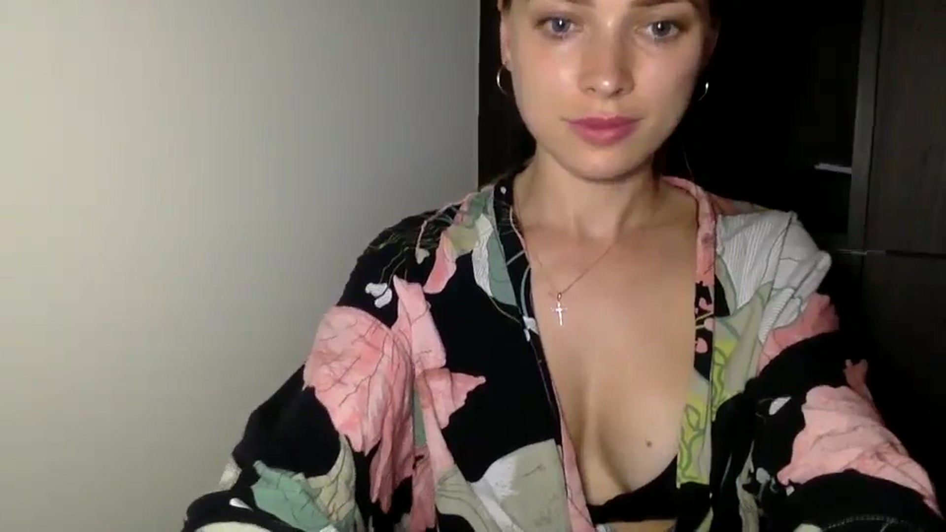 Gallery image thumbnail from Bestannforu's myfreecams stream on, 02/15/2025, 18:42 image 12 of 20