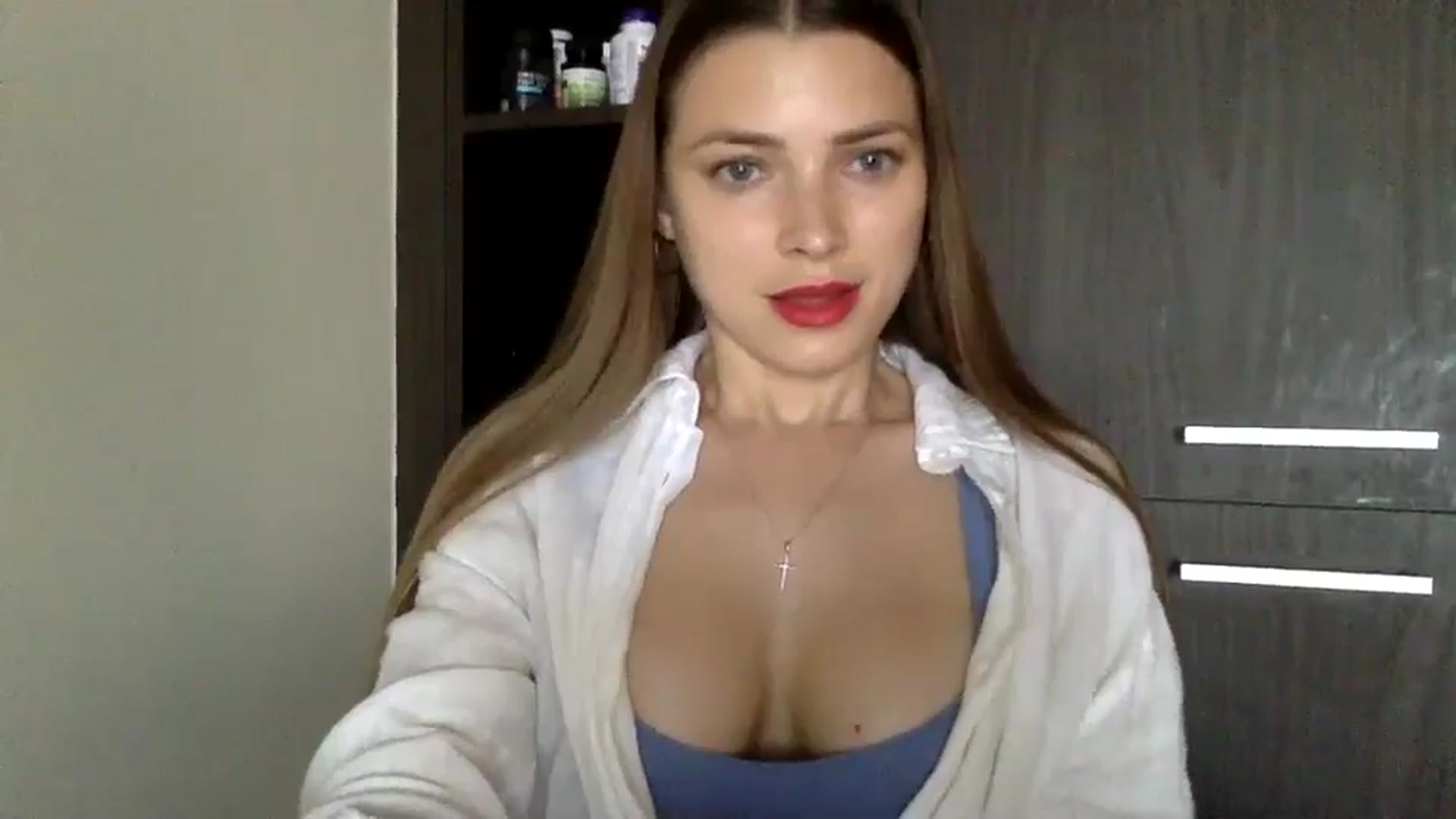 Gallery image thumbnail from Bestannforu's myfreecams stream on, 02/19/2025, 13:13 image 15 of 20