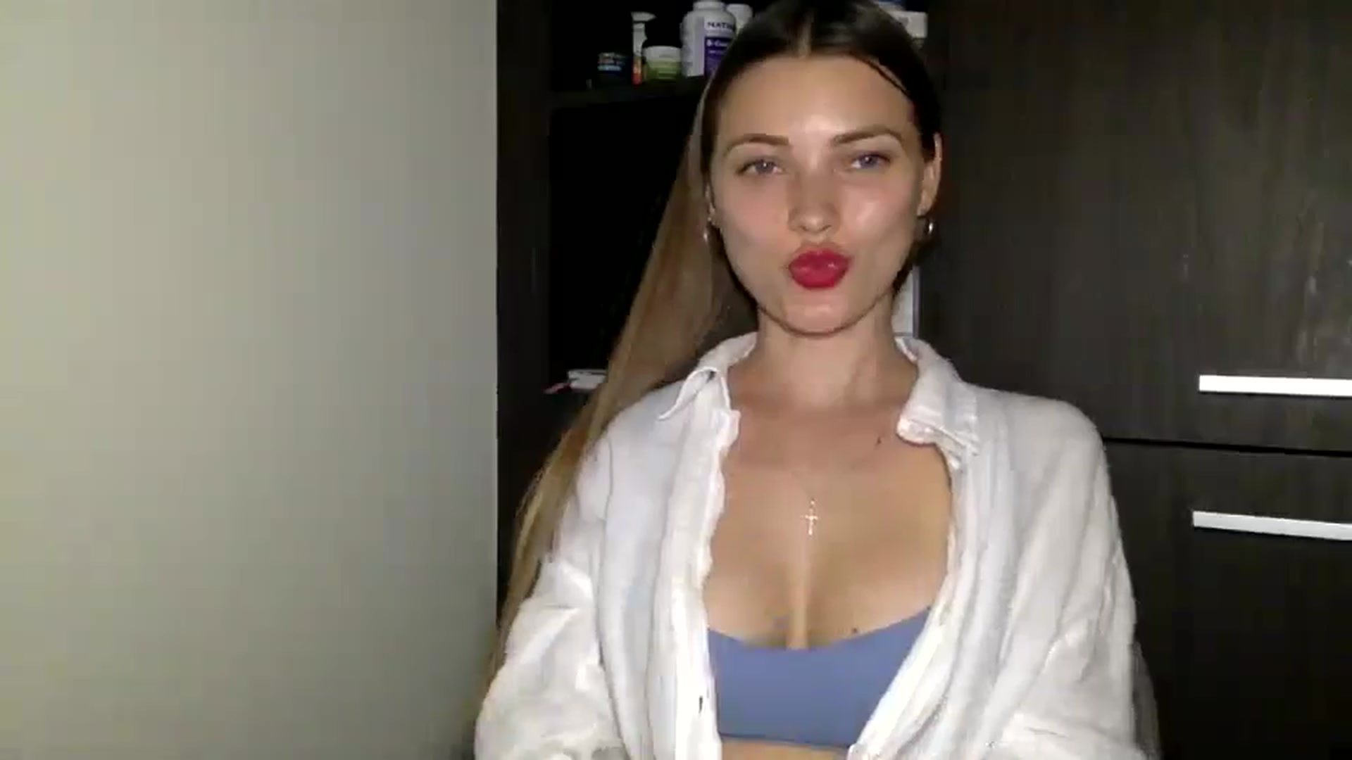Gallery image thumbnail from Bestannforu's myfreecams stream on, 02/19/2025, 16:06 image 10 of 20
