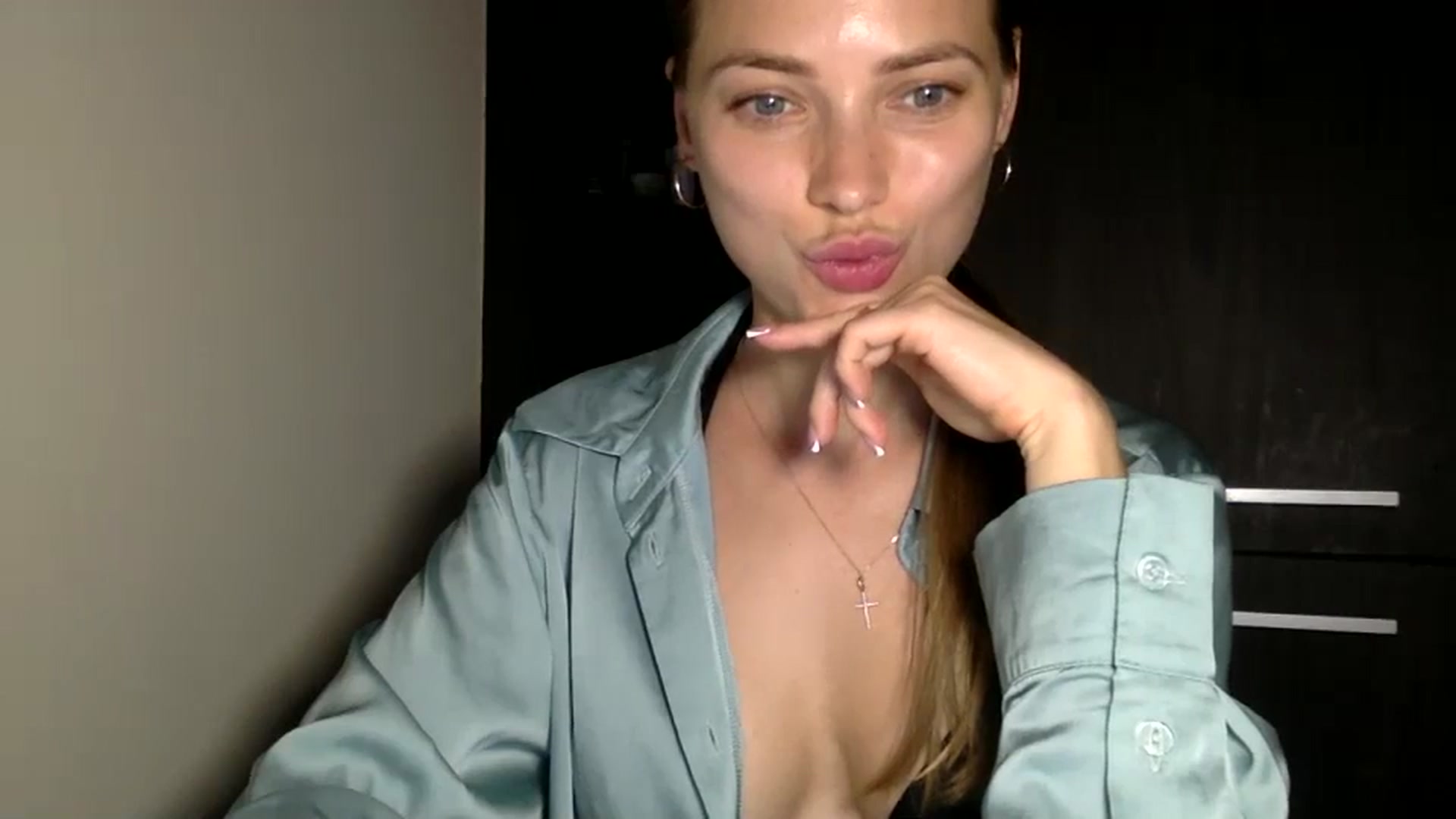 Gallery image thumbnail from Bestannforu's myfreecams stream on, 02/22/2025, 16:42 image 13 of 20