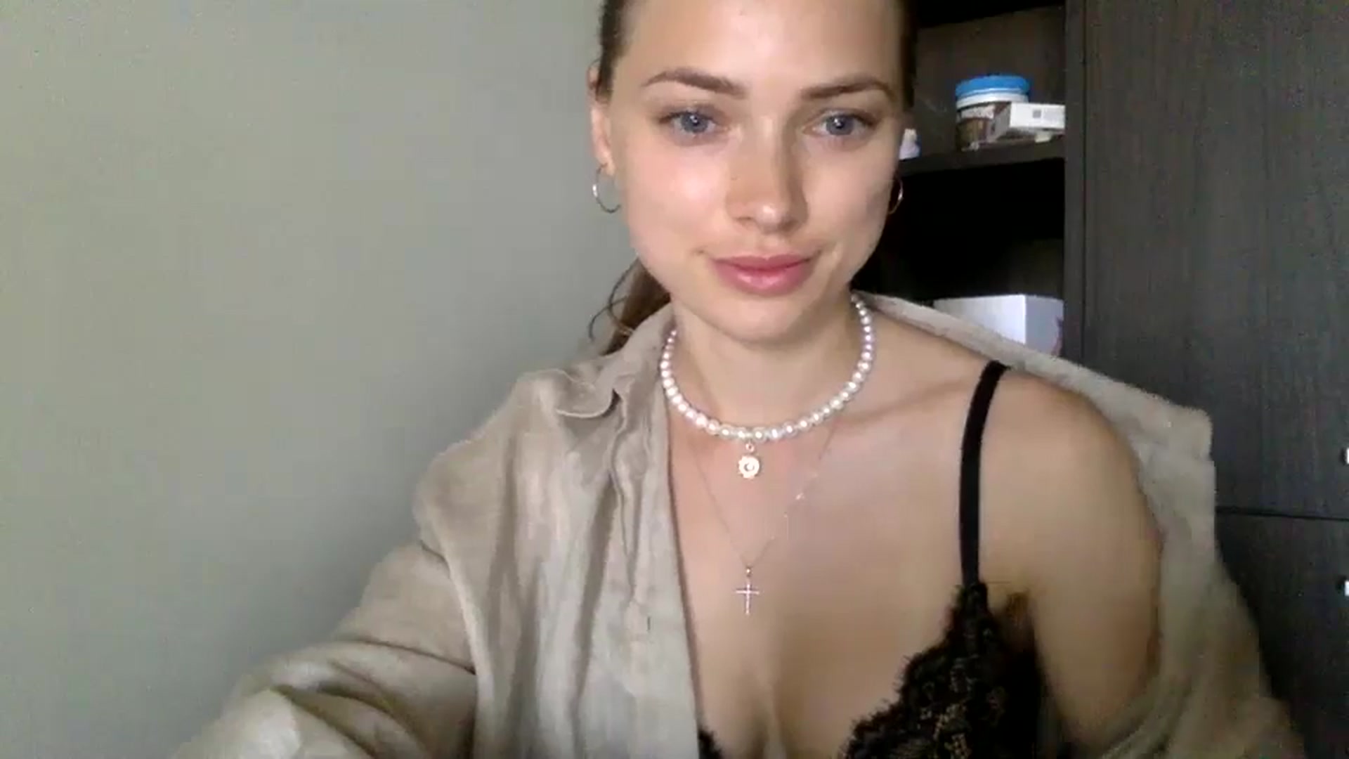 Gallery image thumbnail from Bestannforu's myfreecams stream on, 02/23/2025, 07:49 image 12 of 20