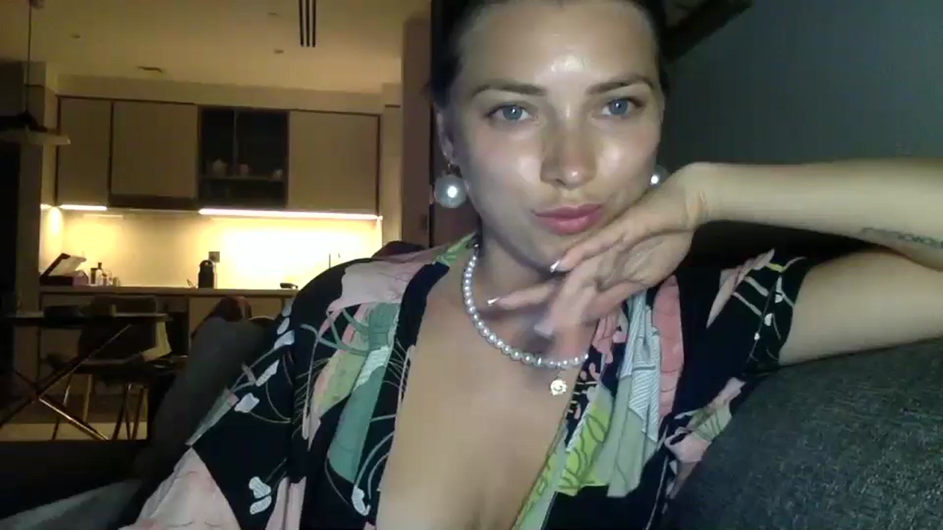Gallery image thumbnail from Bestannforu's myfreecams stream on, 03/08/2025, 16:03 image 14 of 20