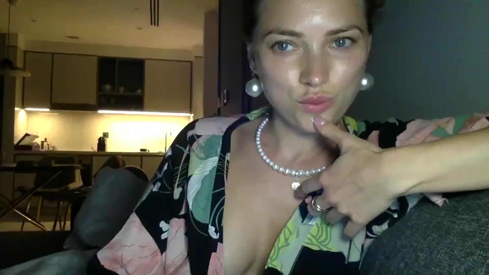 Gallery image thumbnail from Bestannforu's myfreecams stream on, 03/08/2025, 16:03 image 6 of 20