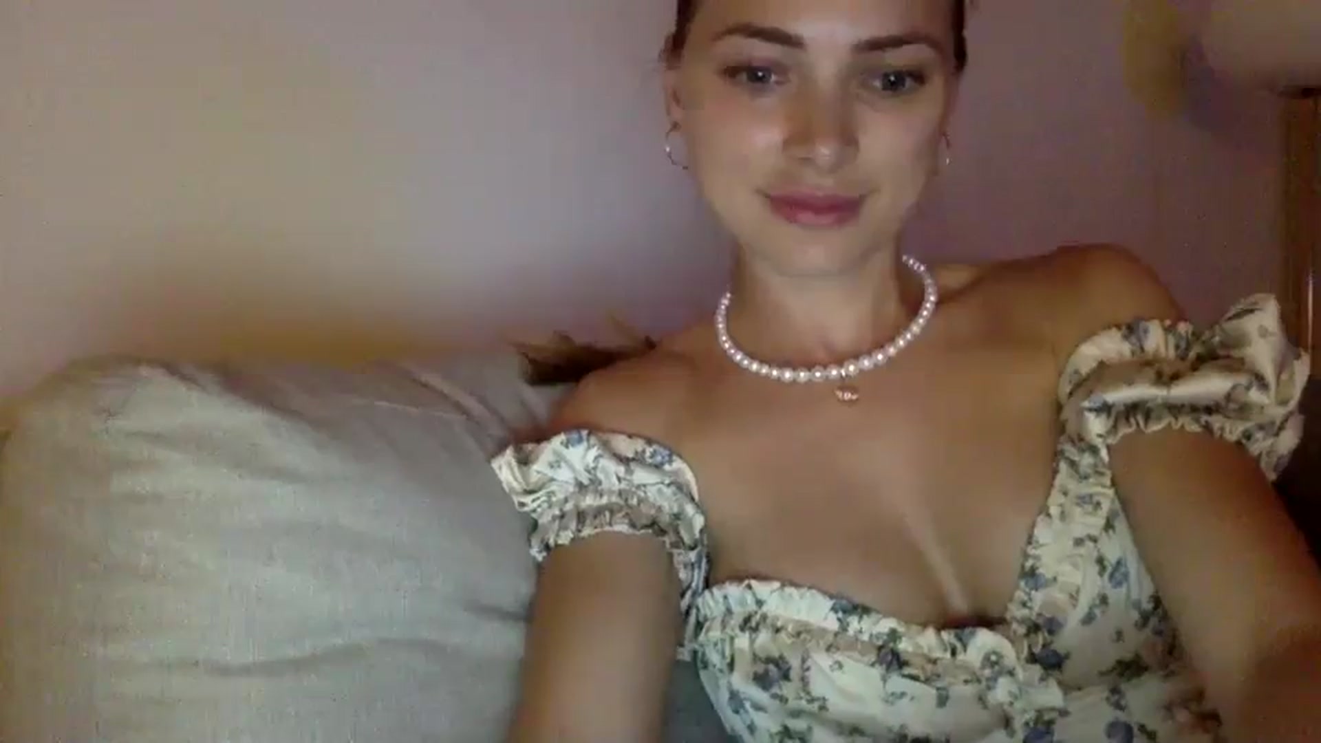 Gallery image thumbnail from Bestannforu's myfreecams stream on, 03/12/2025, 16:31 image 14 of 20