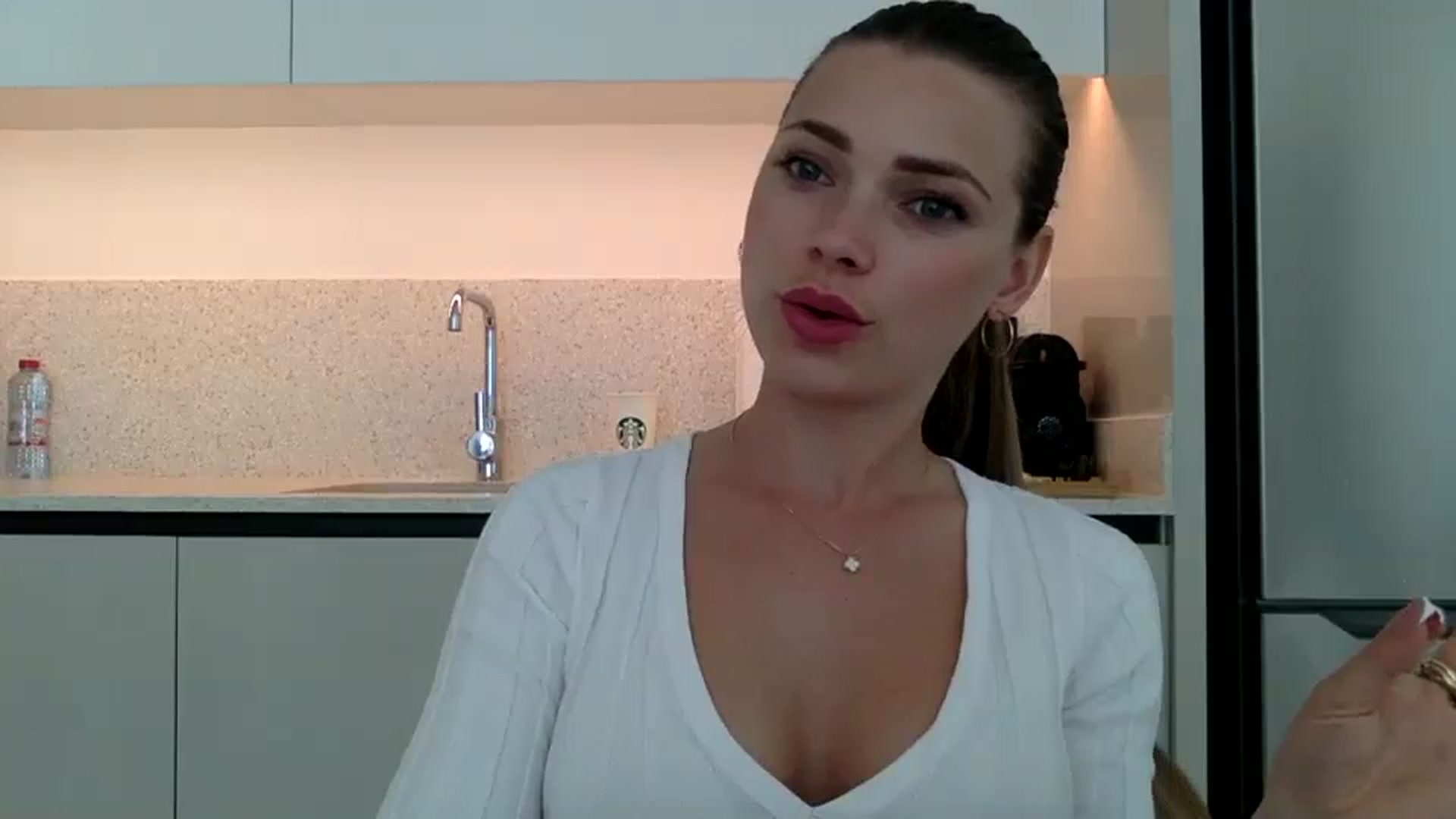 Gallery image thumbnail from Bestannforu's myfreecams stream on, 03/15/2025, 12:18 image 11 of 20