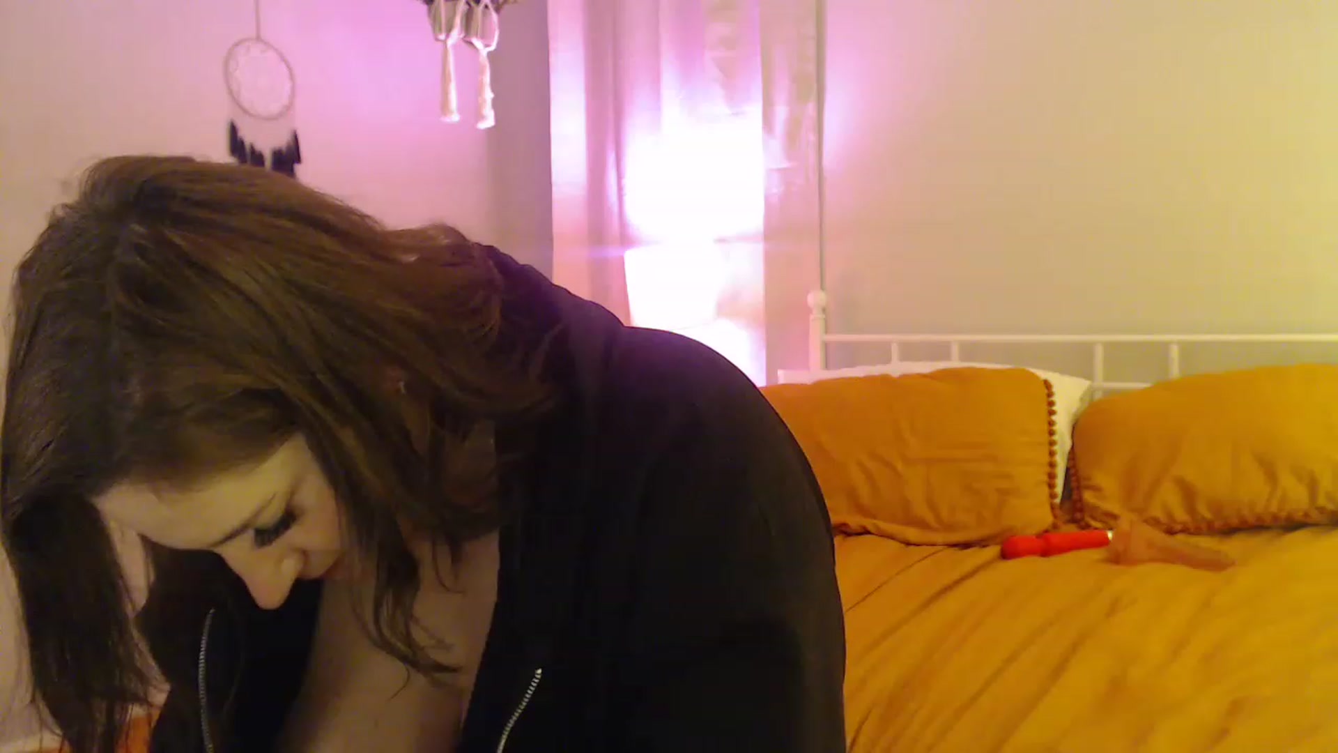 Gallery image thumbnail from Beth_Blakeley's myfreecams stream on, 11/21/2022, 06:02 image 11 of 20