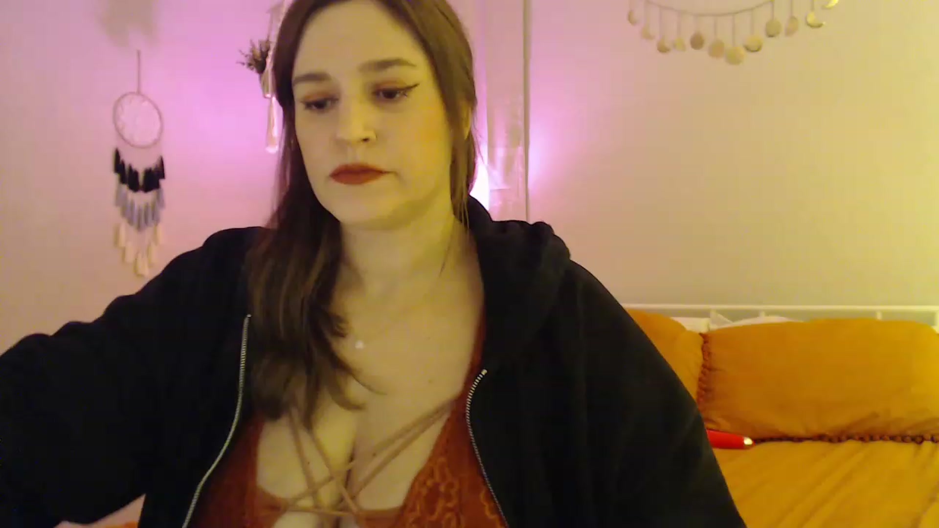 Gallery image thumbnail from Beth_Blakeley's myfreecams stream on, 12/11/2022, 02:52 image 7 of 20