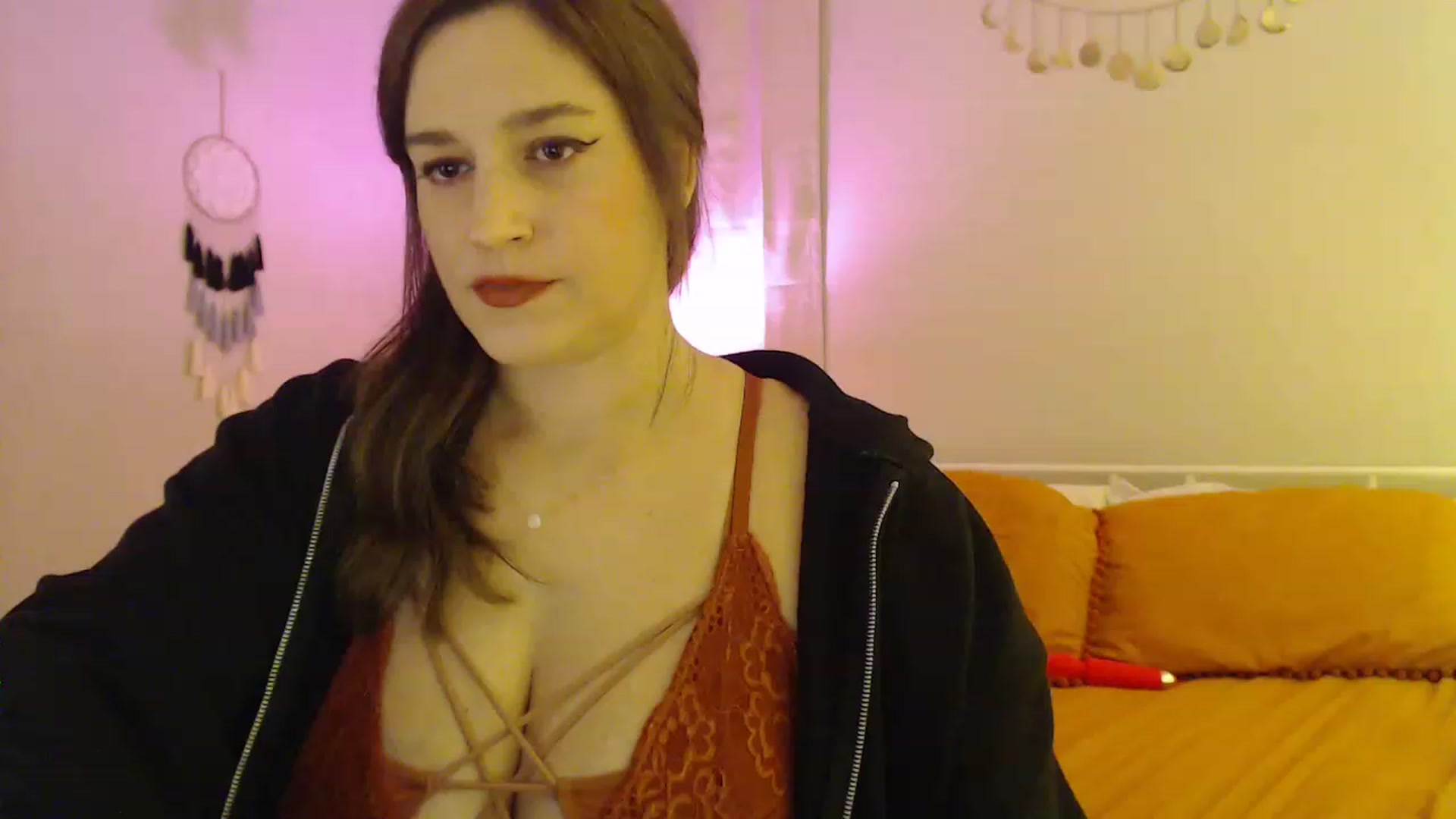 Gallery image thumbnail from Beth_Blakeley's myfreecams stream on, 12/11/2022, 02:52 image 2 of 20