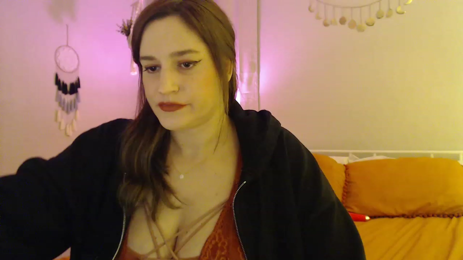 Gallery image thumbnail from Beth_Blakeley's myfreecams stream on, 12/11/2022, 02:52 image 8 of 20