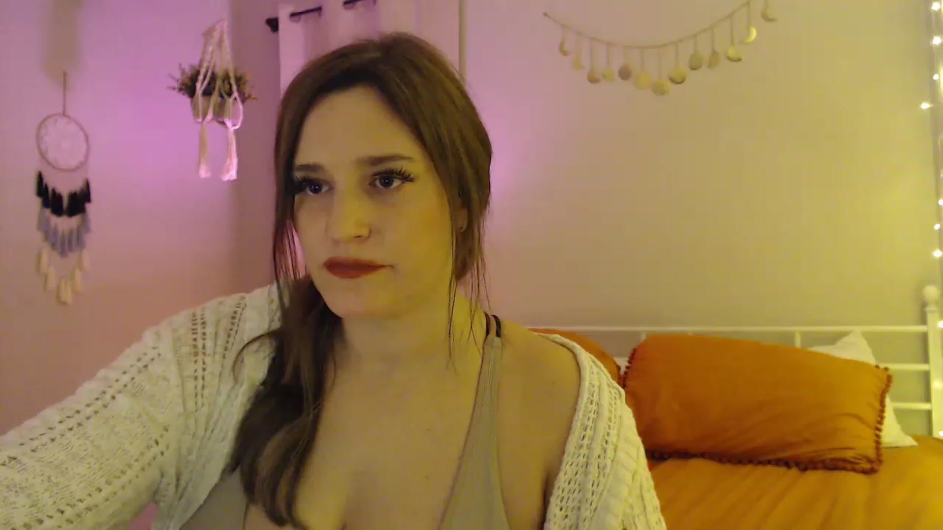 Gallery image thumbnail from Beth_Blakeley's myfreecams stream on, 12/25/2022, 06:30 image 4 of 20