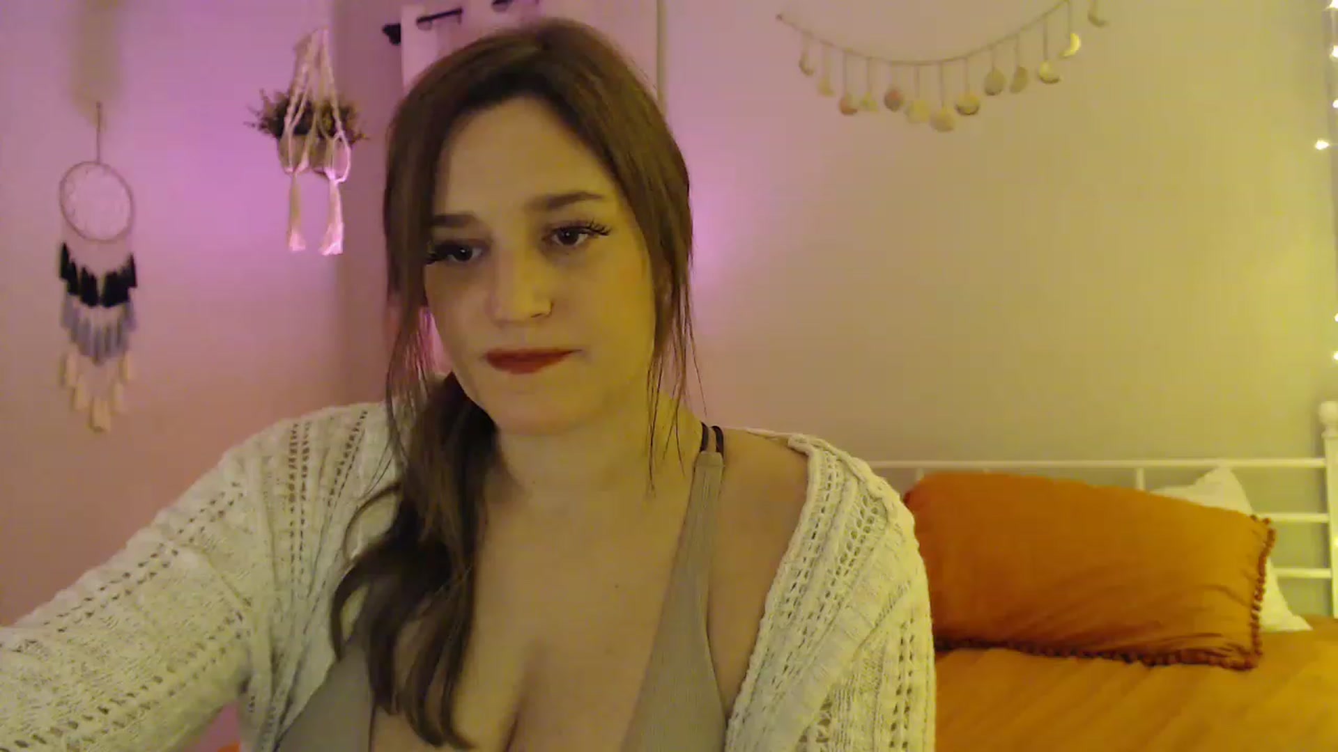 Gallery image thumbnail from Beth_Blakeley's myfreecams stream on, 12/25/2022, 06:30 image 2 of 20