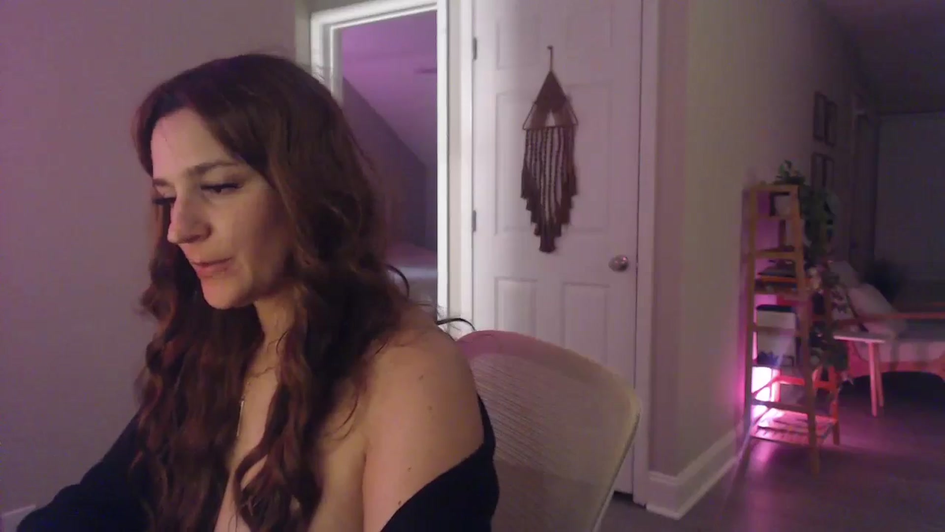 Gallery image thumbnail from Beth_Blakeley's myfreecams stream on, 05/05/2024, 09:48 image 16 of 20