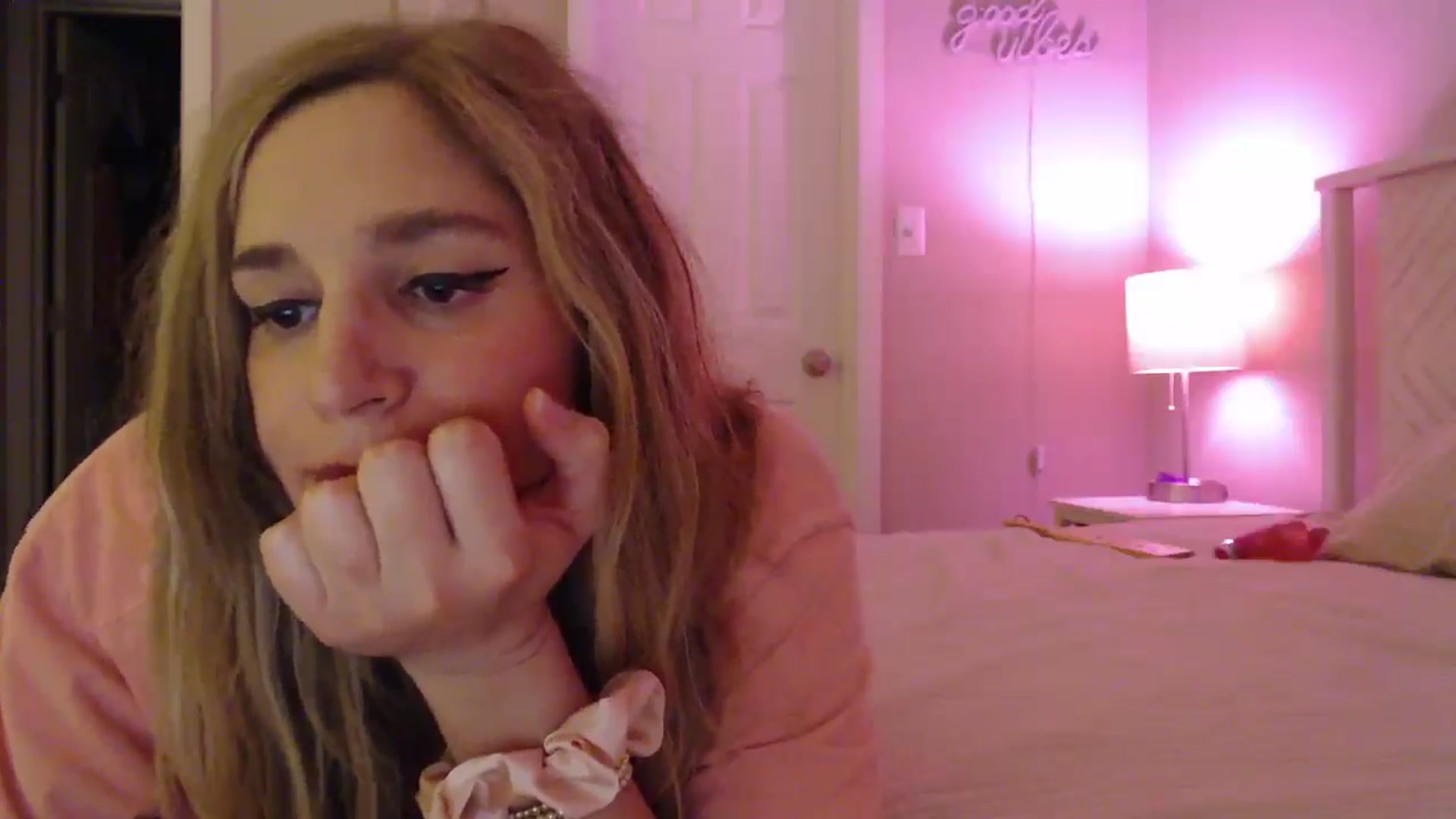 Gallery image thumbnail from Beth_Blakeley's myfreecams stream on, 04/20/2025, 10:56 image 14 of 20