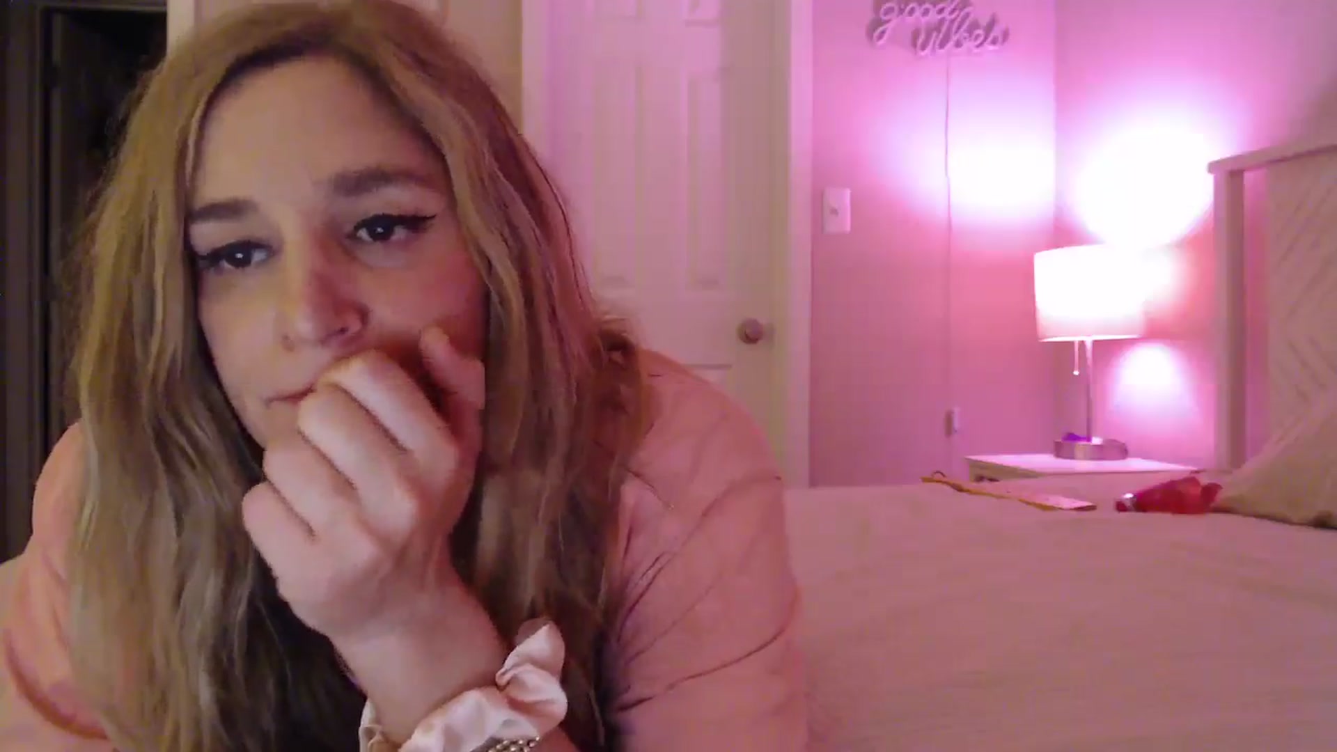 Gallery image thumbnail from Beth_Blakeley's myfreecams stream on, 04/20/2025, 10:56 image 15 of 20