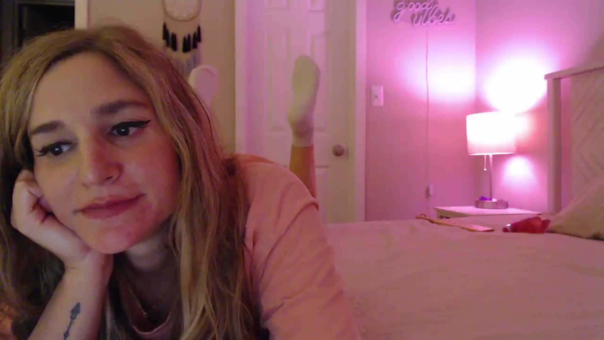 Gallery image thumbnail from Beth_Blakeley's myfreecams stream on, 04/20/2025, 10:56 image 17 of 20