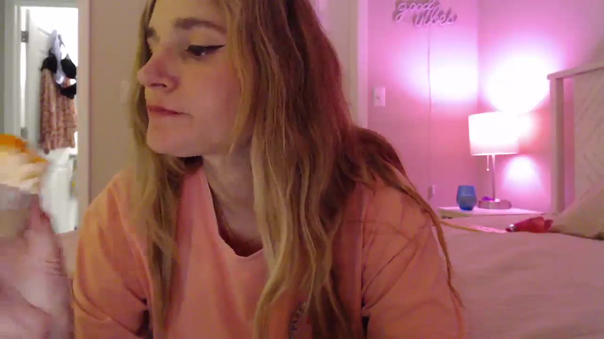 Gallery image thumbnail from Beth_Blakeley's myfreecams stream on, 04/20/2025, 10:56 image 5 of 20