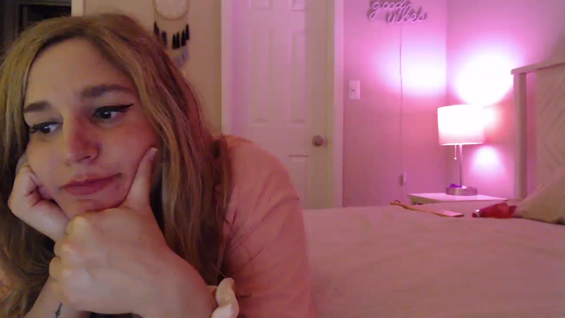Gallery image thumbnail from Beth_Blakeley's myfreecams stream on, 04/20/2025, 10:56 image 16 of 20