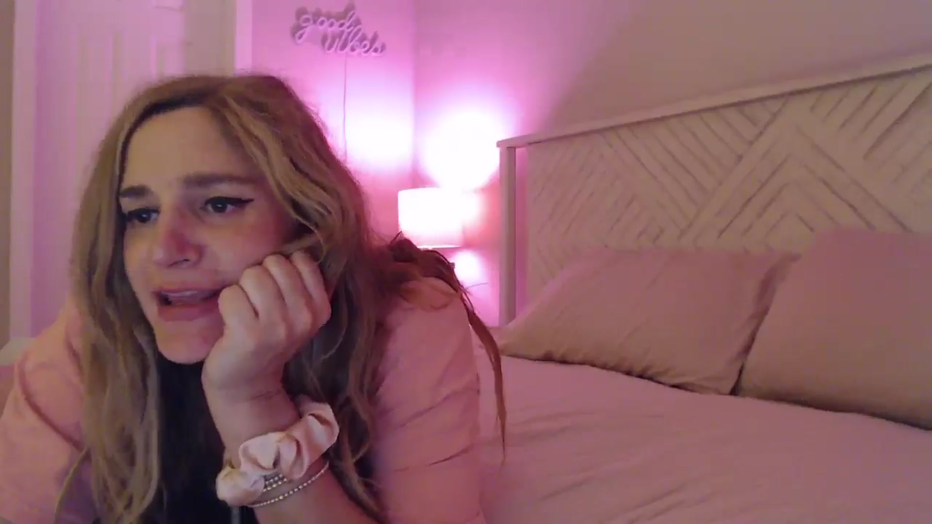 Gallery image thumbnail from Beth_Blakeley's myfreecams stream on, 04/20/2025, 11:49 image 11 of 20