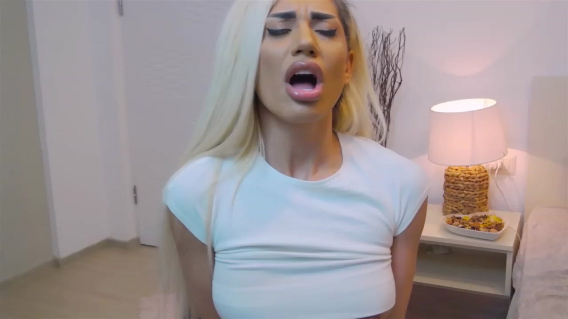 Gallery image thumbnail from Bethierussell's myfreecams stream on, 03/02/2023, 16:34 image 8 of 20
