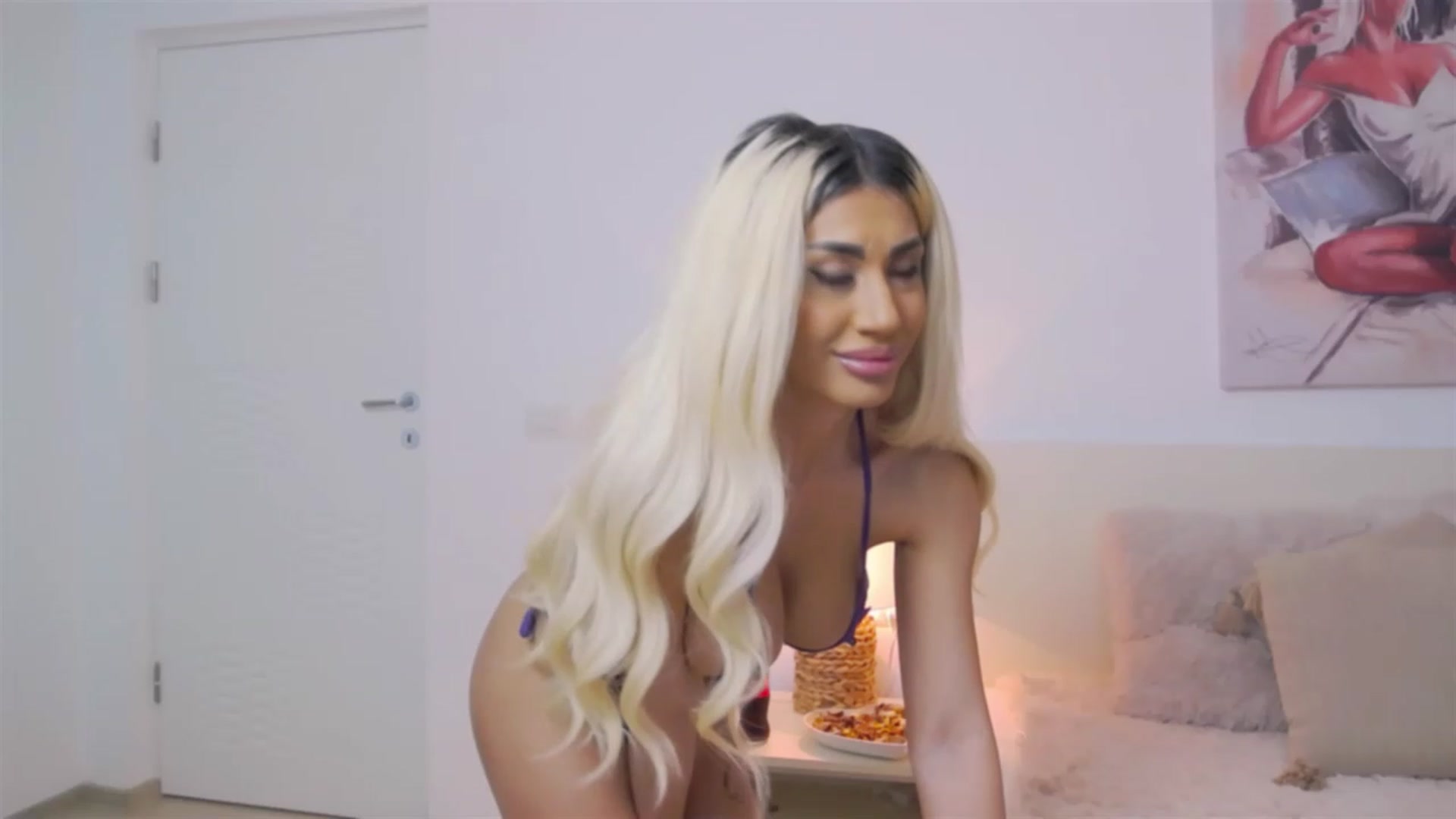 Gallery image thumbnail from Bethierussell's myfreecams stream on, 03/14/2023, 14:57 image 16 of 20