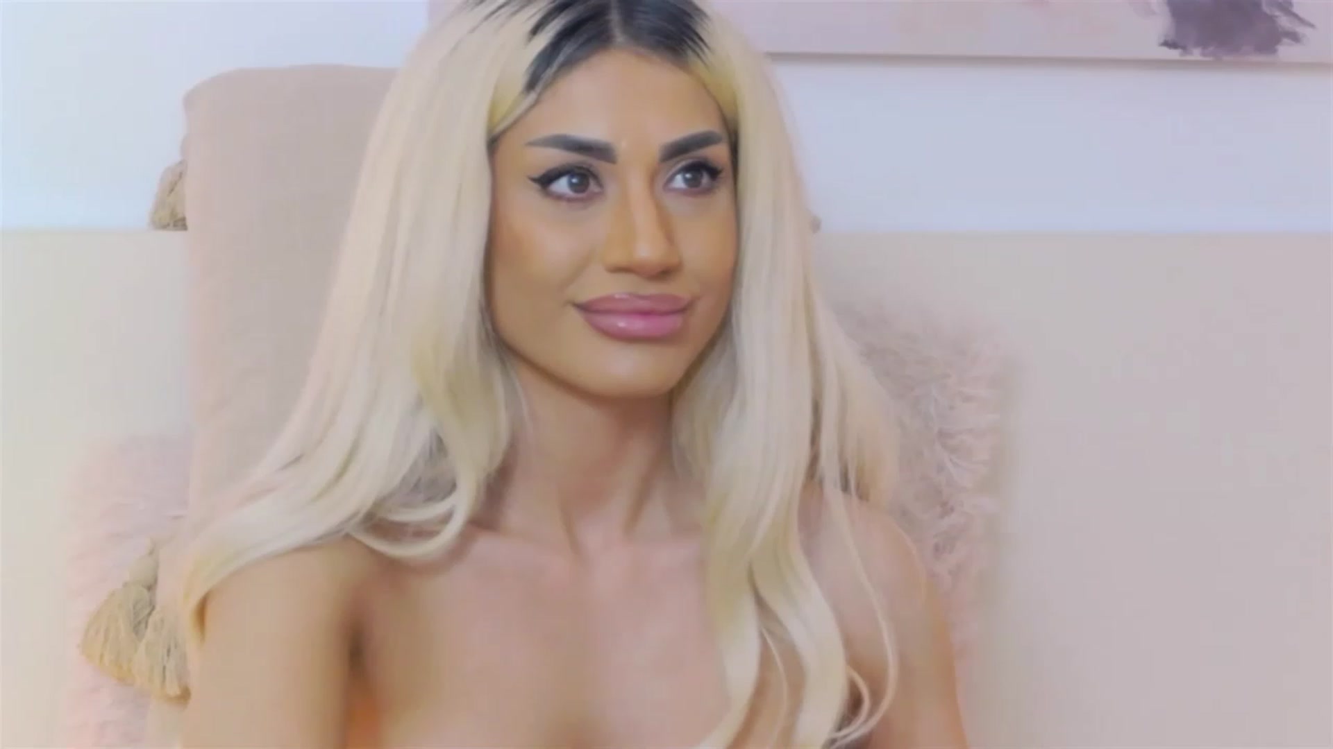 Gallery image thumbnail from Bethierussell's myfreecams stream on, 03/14/2023, 17:16 image 13 of 20