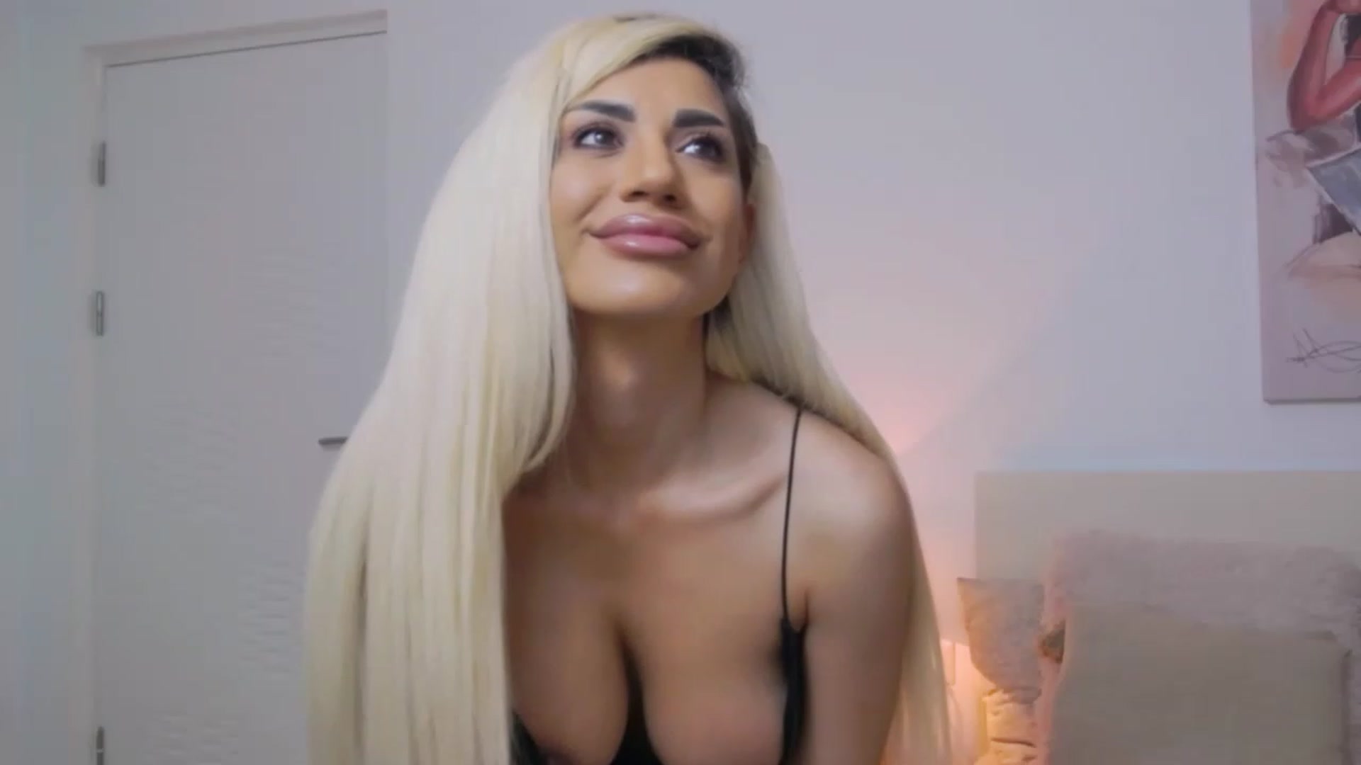 Gallery image thumbnail from Bethierussell's myfreecams stream on, 04/17/2023, 02:23 image 7 of 20