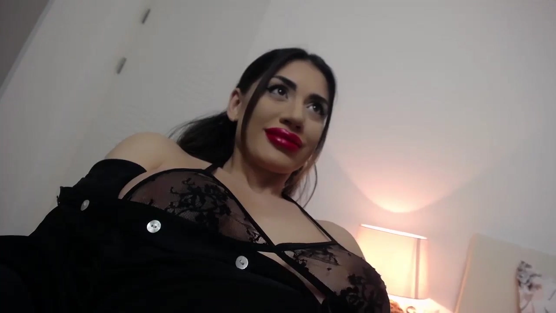 Gallery image thumbnail from Bethierussell's myfreecams stream on, 02/02/2024, 24:45 image 4 of 20