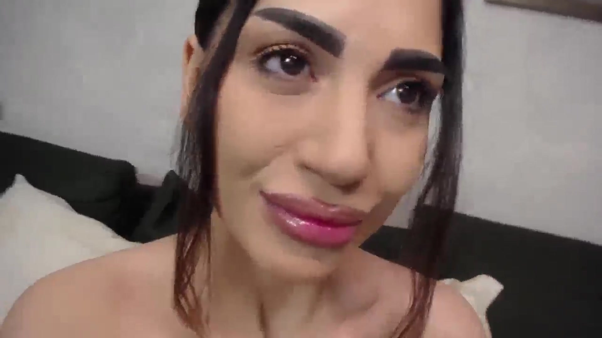 Gallery image thumbnail from Bethierussell's myfreecams stream on, 10/15/2024, 01:17 image 4 of 20
