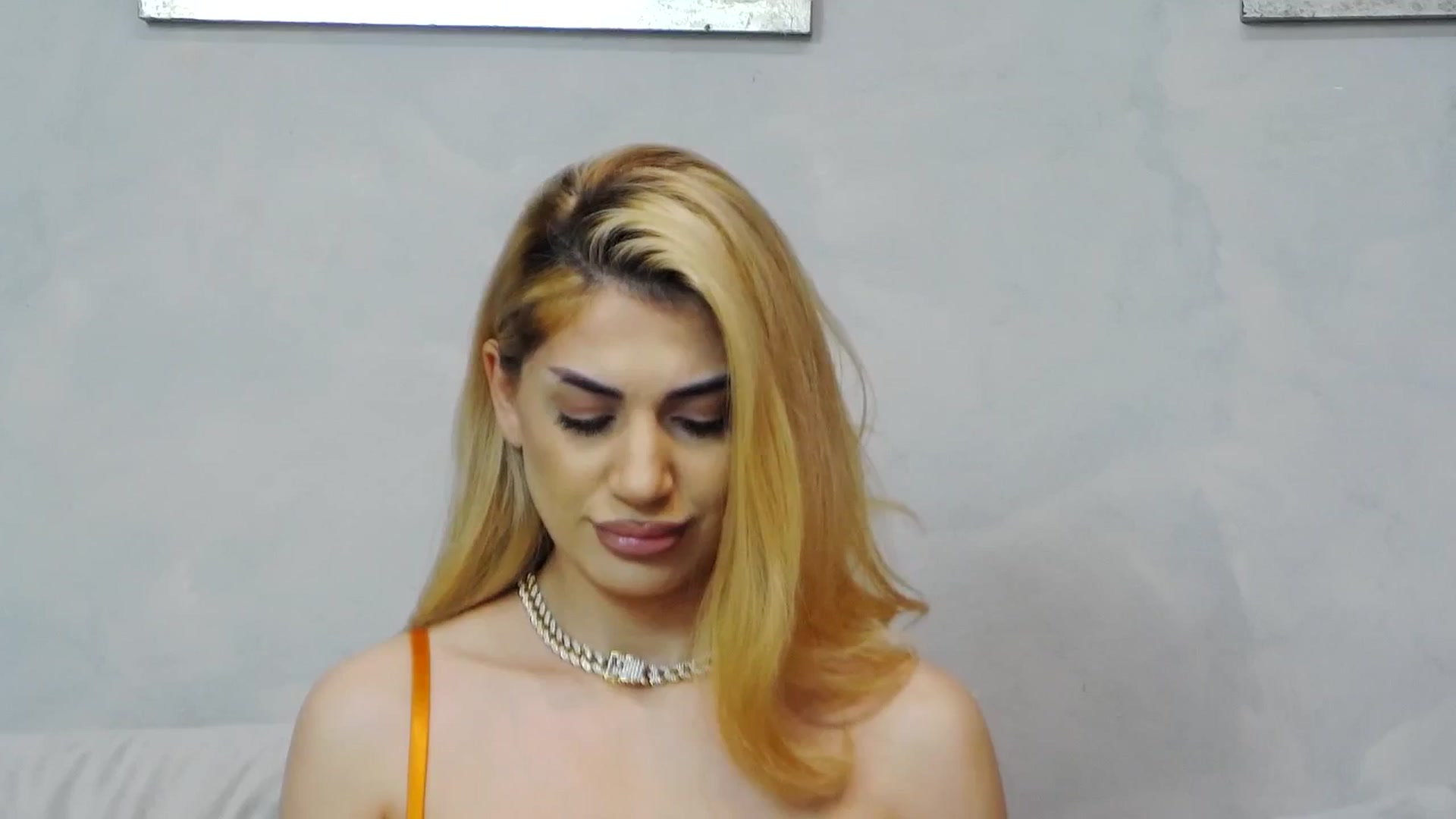 Gallery image thumbnail from Bethierussell's myfreecams stream on, 01/11/2025, 23:33 image 16 of 20