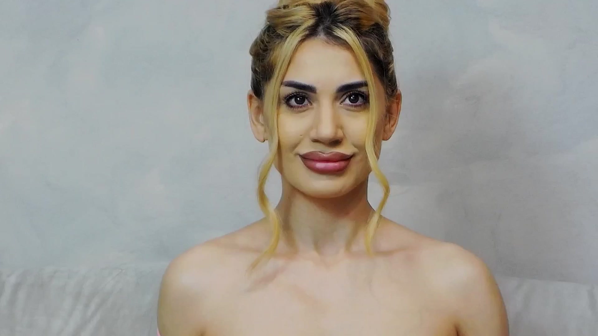 Gallery image thumbnail from Bethierussell's myfreecams stream on, 01/12/2025, 23:56 image 9 of 20
