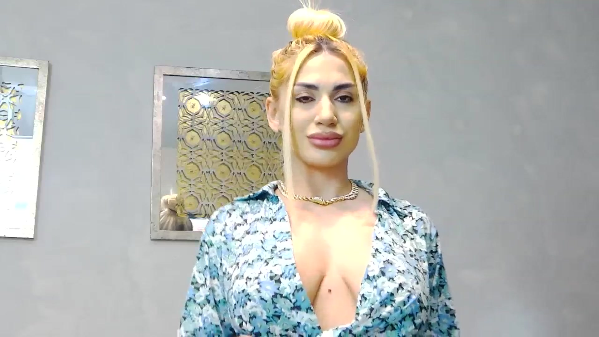 Gallery image thumbnail from Bethierussell's myfreecams stream on, 01/17/2025, 02:30 image 10 of 20