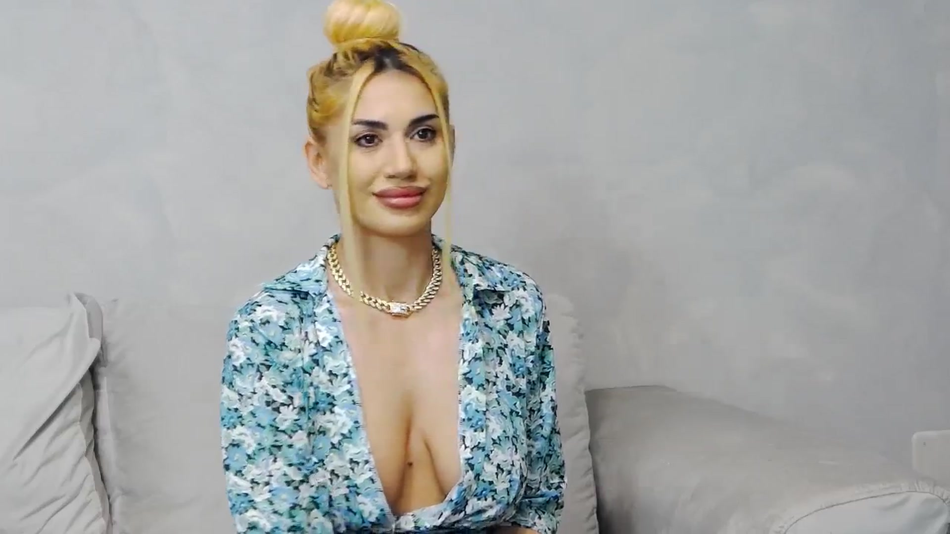 Gallery image thumbnail from Bethierussell's myfreecams stream on, 01/17/2025, 02:30 image 6 of 20