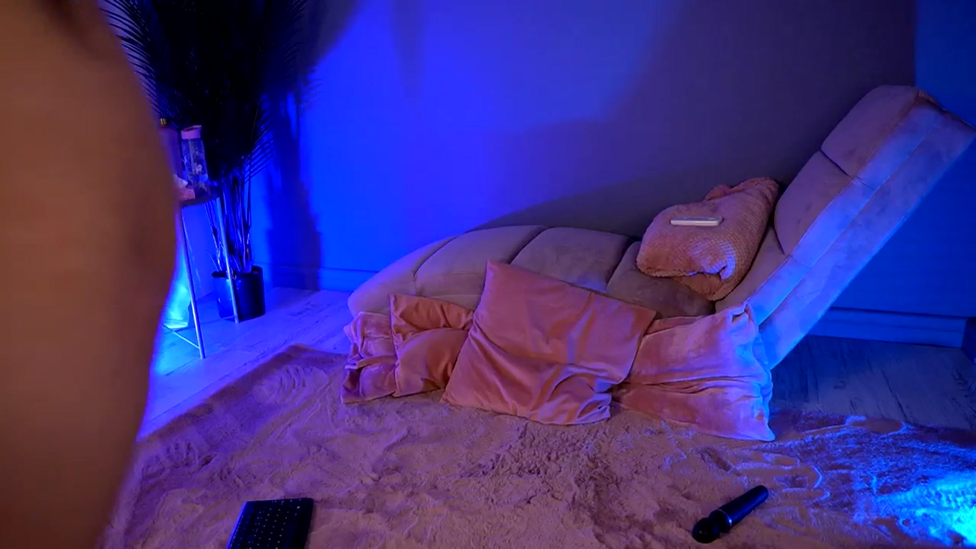 Gallery image thumbnail from BetsyGonzale's myfreecams stream on, 05/17/2025, 08:28 image 20 of 20