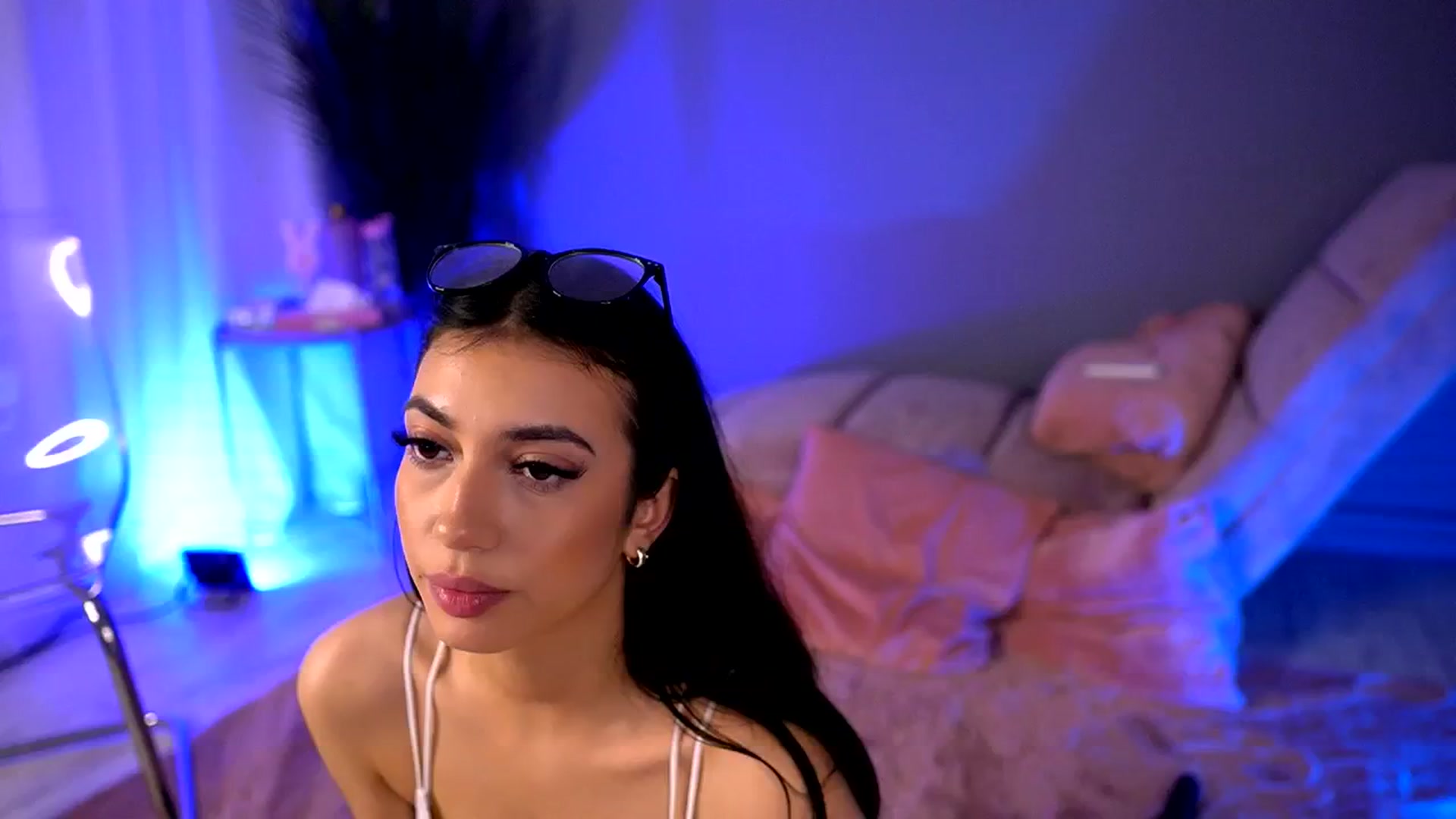 Gallery image thumbnail from BetsyGonzale's myfreecams stream on, 05/17/2025, 12:03 image 1 of 20