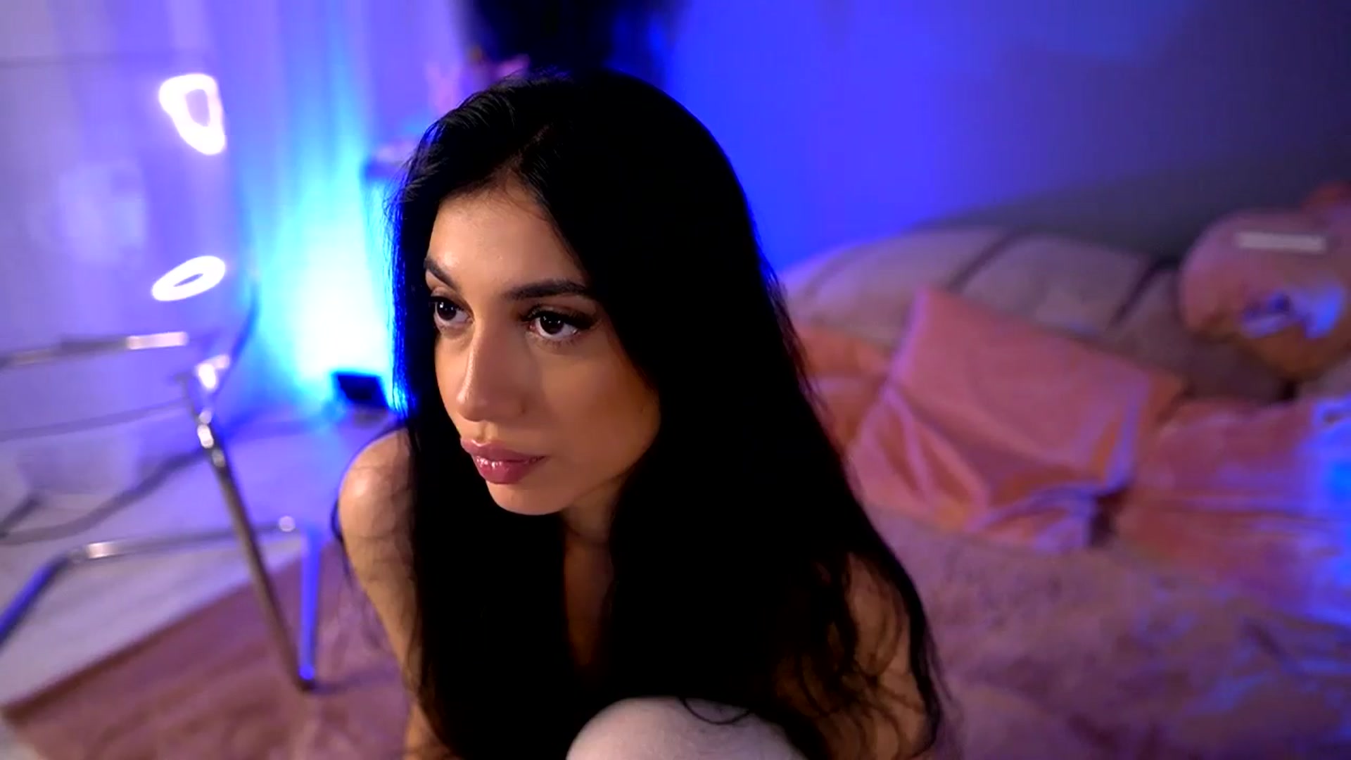 Gallery image thumbnail from BetsyGonzale's myfreecams stream on, 05/17/2025, 12:03 image 13 of 20