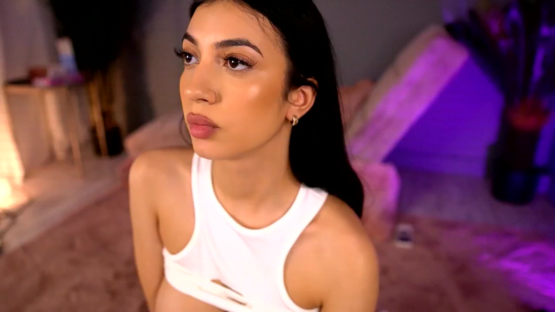 Gallery image thumbnail from BetsyGonzale's myfreecams stream on, 05/29/2025, 07:41 image 3 of 20