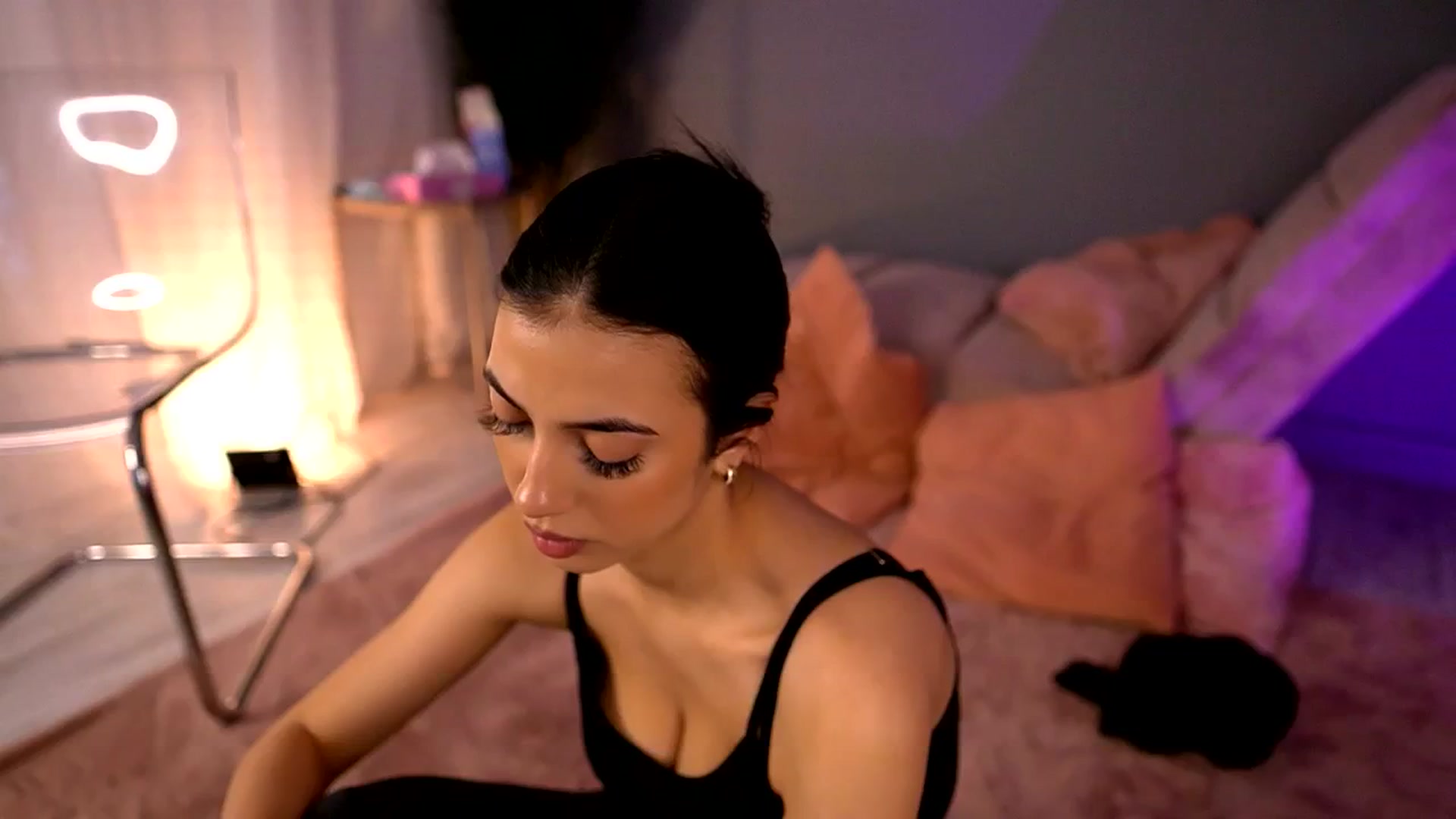 Gallery image thumbnail from BetsyGonzale's myfreecams stream on, 05/30/2025, 09:31 image 19 of 20