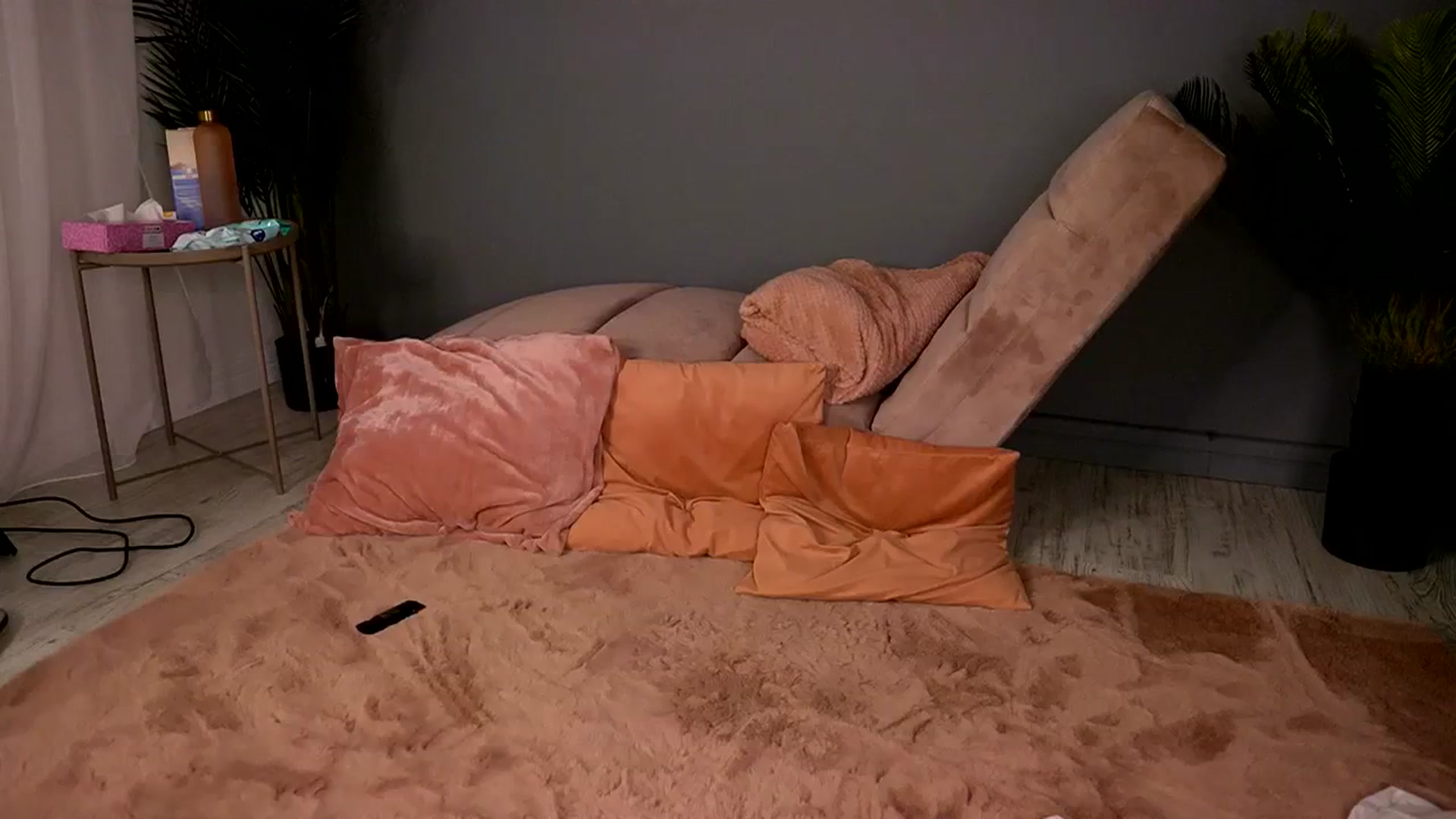 Gallery image thumbnail from BetsyGonzale's myfreecams stream on, 06/05/2025, 12:00 image 16 of 20