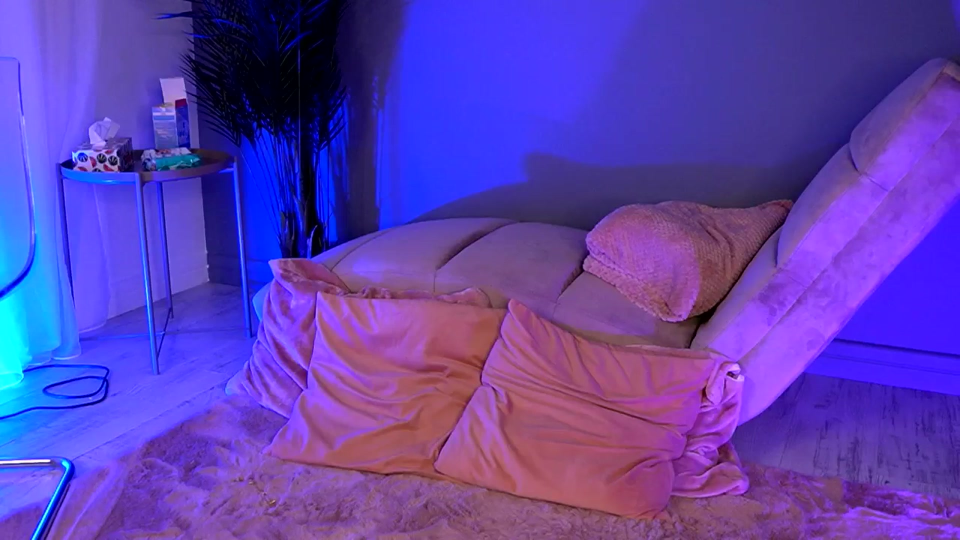 Gallery image thumbnail from BetsyGonzale's myfreecams stream on, 06/13/2025, 08:42 image 6 of 20