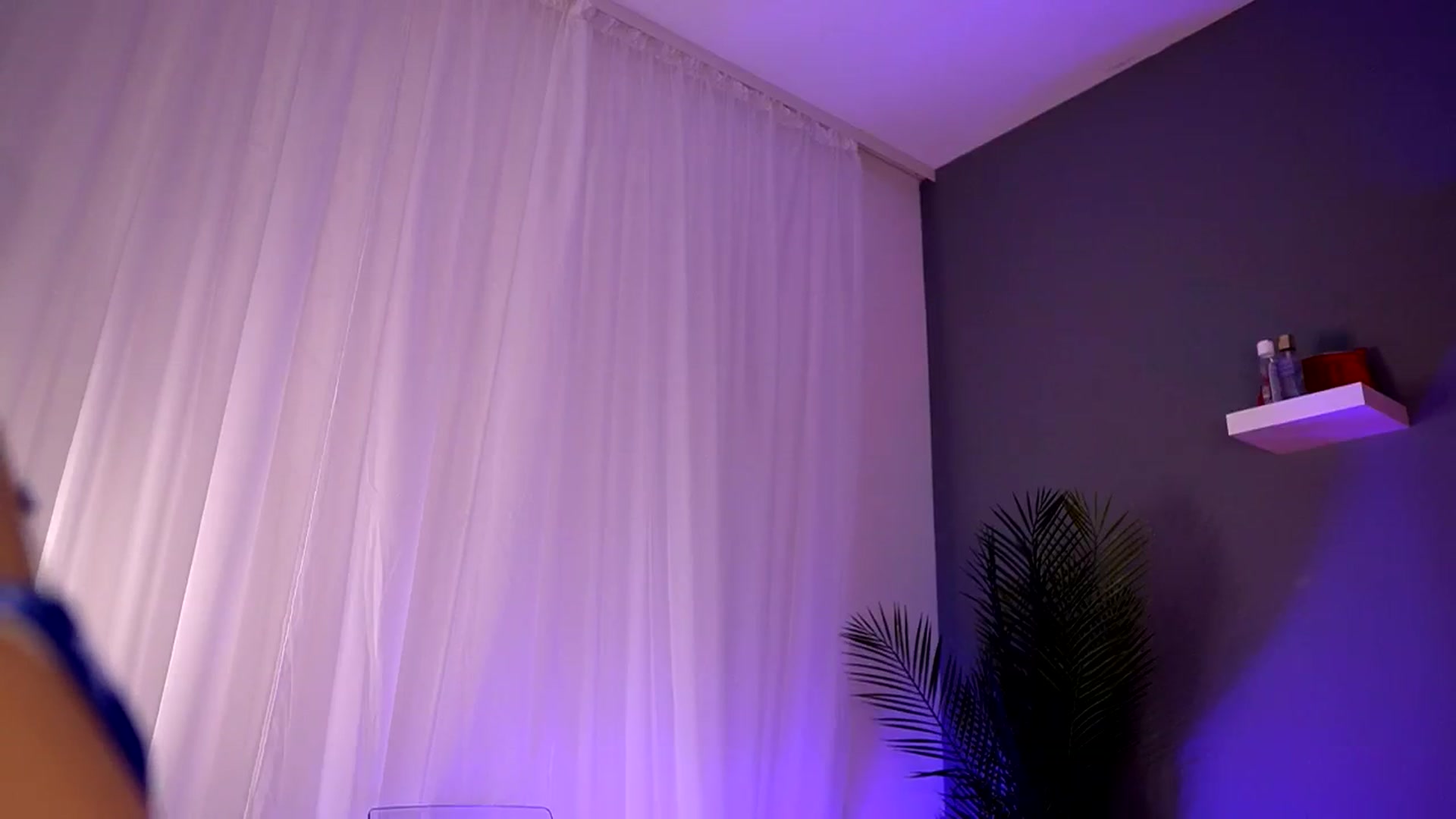 Gallery image thumbnail from BetsyGonzale's myfreecams stream on, 07/04/2025, 08:01 image 7 of 20