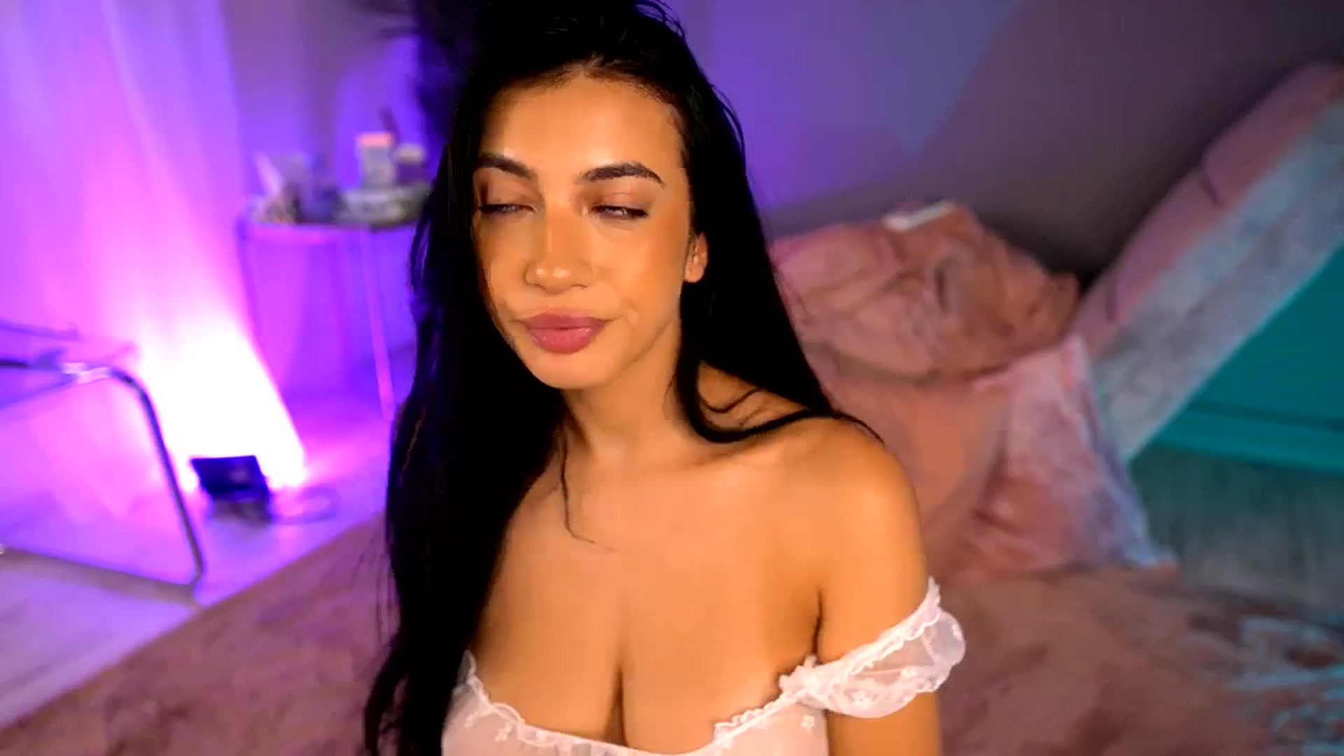 Gallery image thumbnail from BetsyGonzale's myfreecams stream on, 07/12/2025, 11:05 image 4 of 20