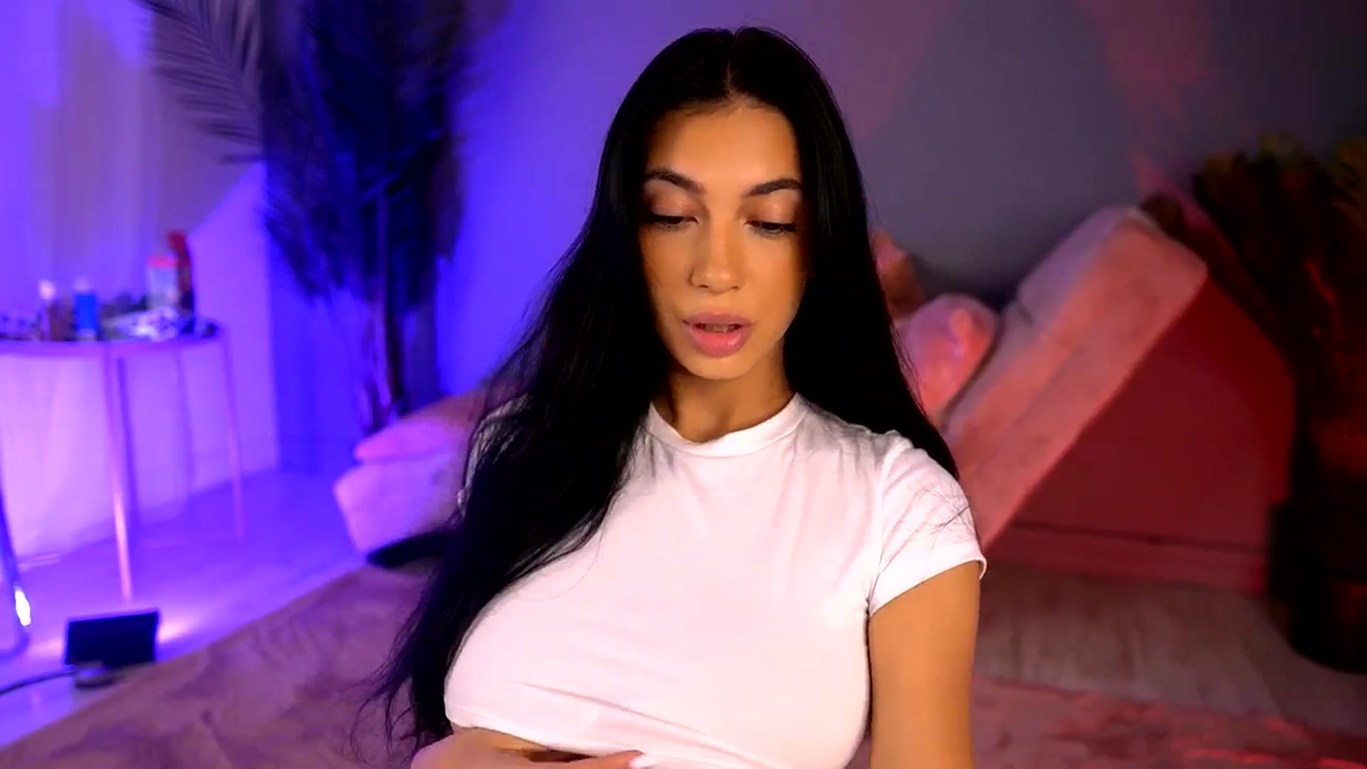 Gallery image thumbnail from BetsyGonzale's myfreecams stream on, 07/28/2025, 03:24 image 14 of 20