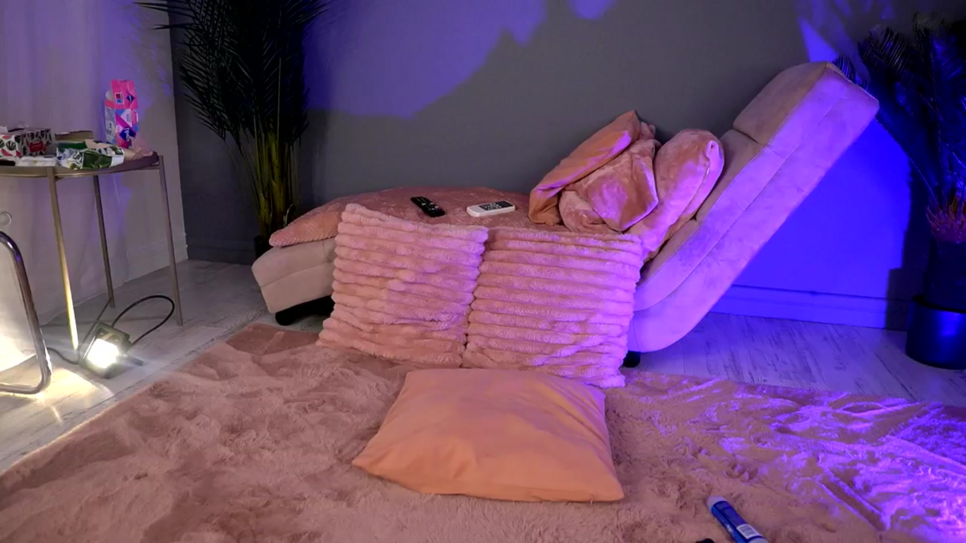 Gallery image thumbnail from BetsyGonzale's myfreecams stream on, 08/09/2025, 07:59 image 6 of 20