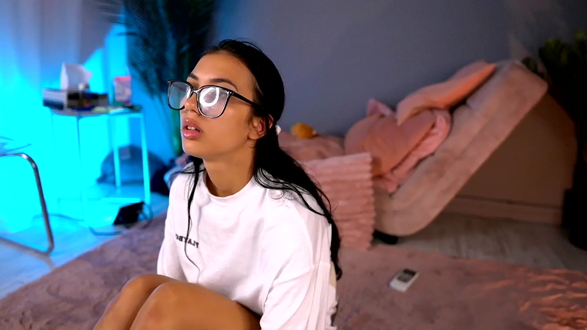 Gallery image thumbnail from BetsyGonzale's myfreecams stream on, 08/19/2025, 10:29 image 17 of 20
