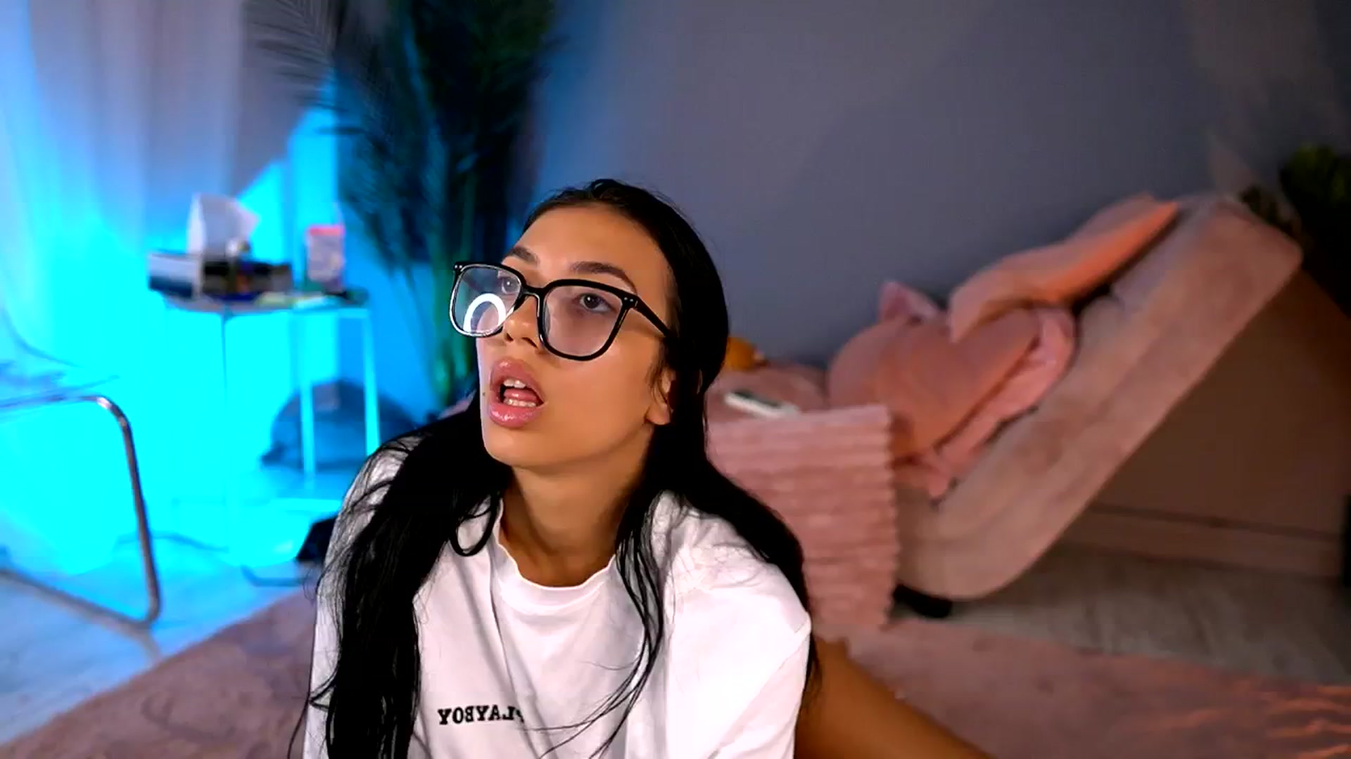 Gallery image thumbnail from BetsyGonzale's myfreecams stream on, 08/19/2025, 10:29 image 14 of 20