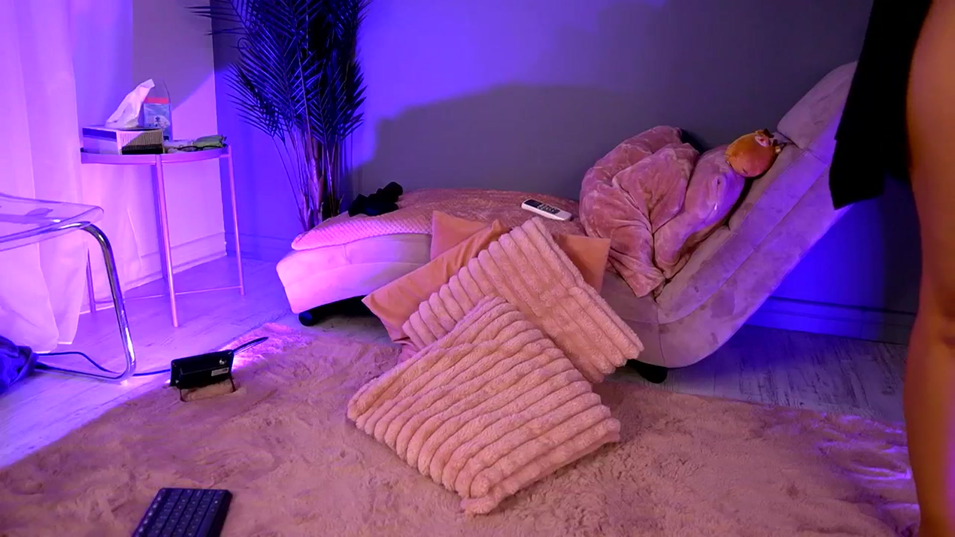 Gallery image thumbnail from BetsyGonzale's myfreecams stream on, 09/03/2025, 11:43 image 3 of 20