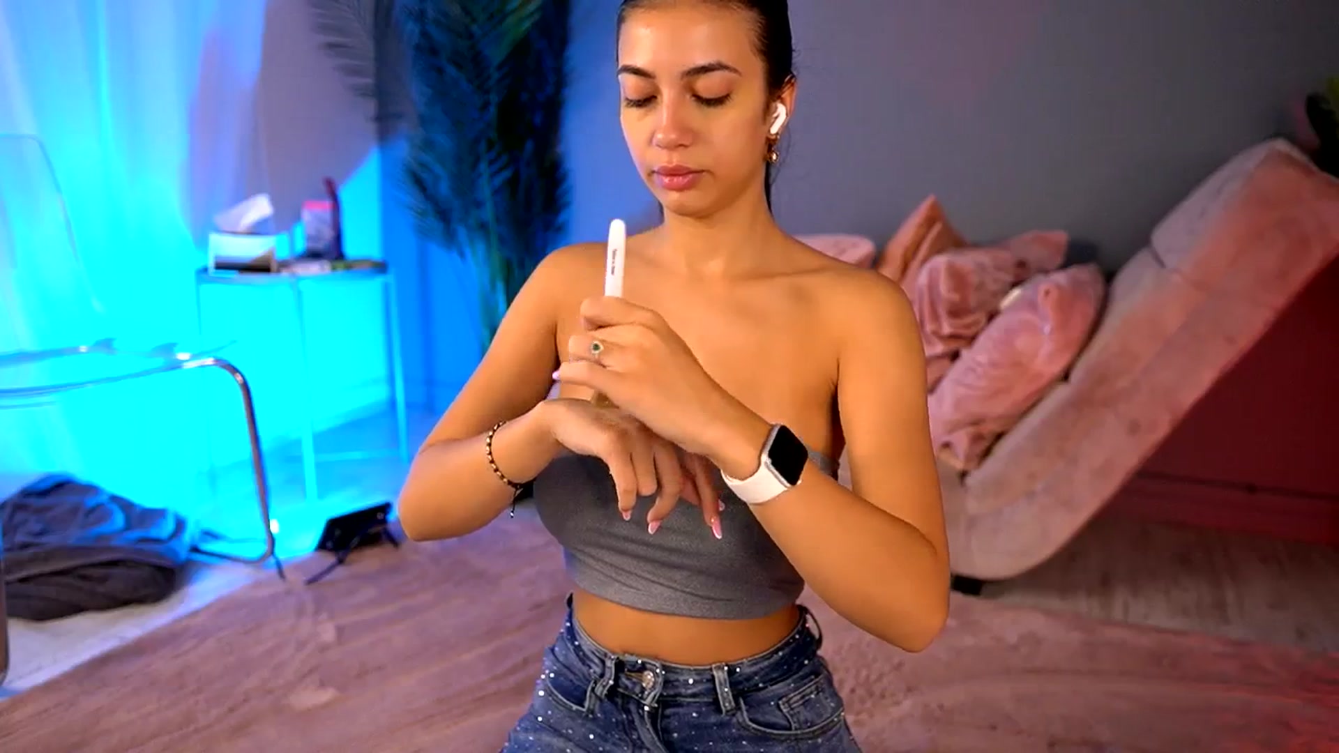 Gallery image thumbnail from BetsyGonzale's myfreecams stream on, 09/10/2025, 04:15 image 6 of 20