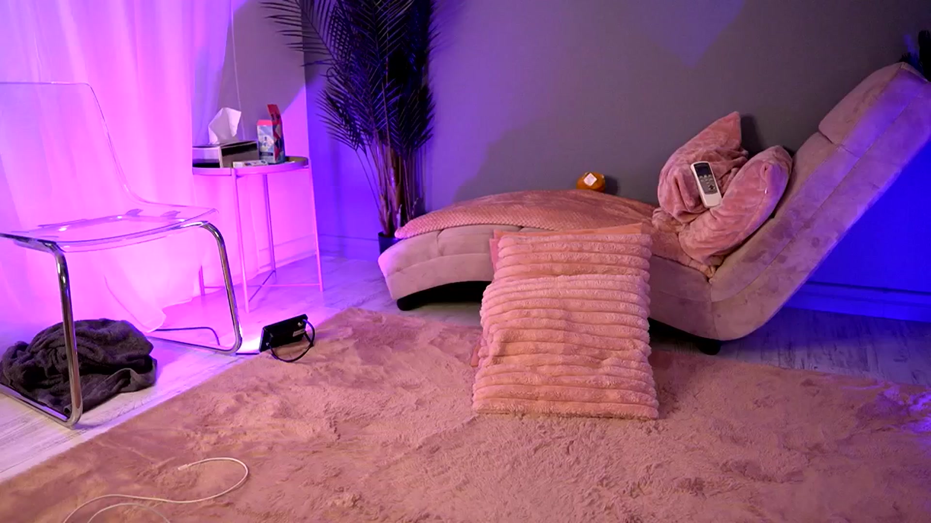 Gallery image thumbnail from BetsyGonzale's myfreecams stream on, 09/16/2025, 08:43 image 19 of 20
