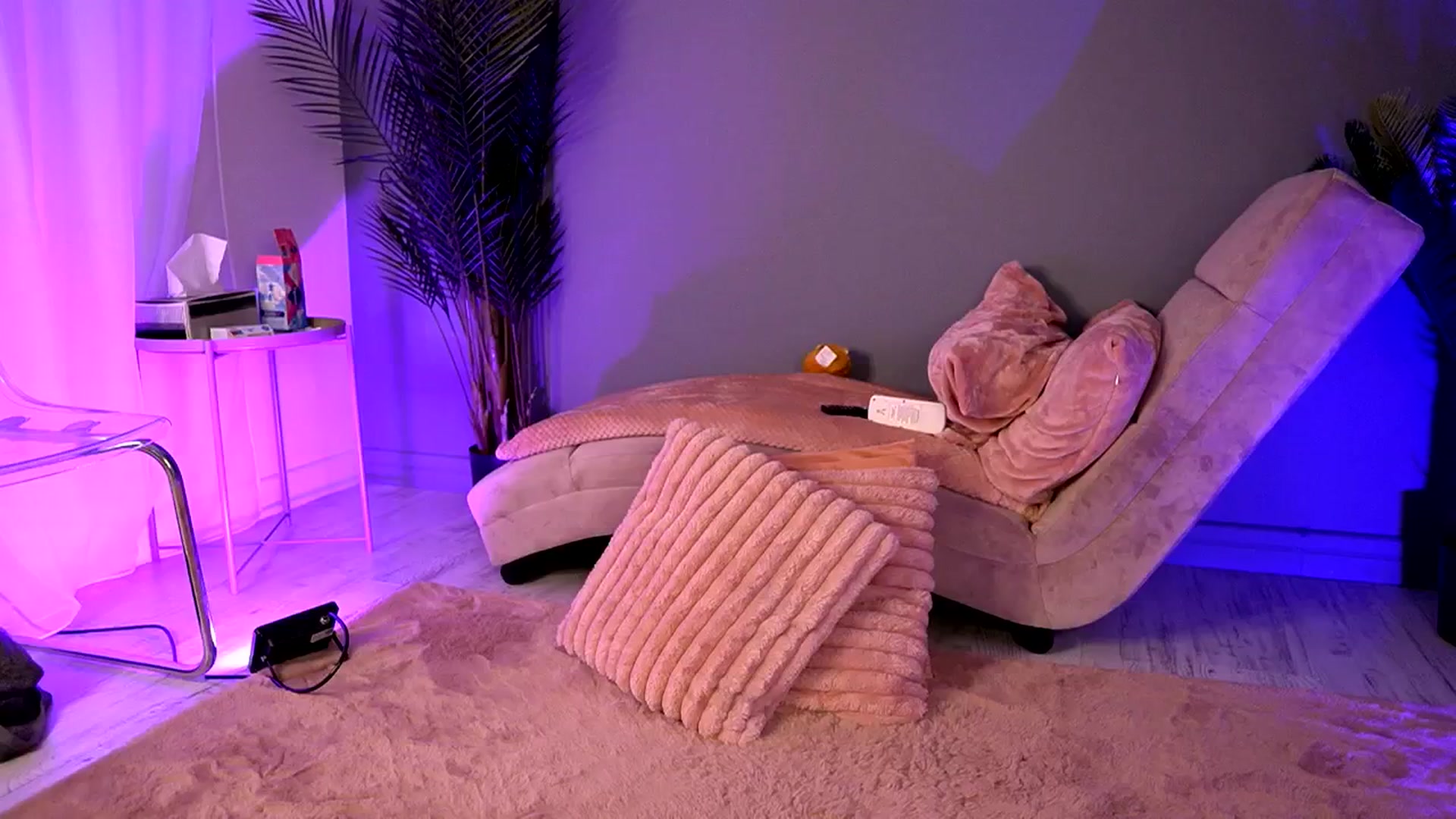 Gallery image thumbnail from BetsyGonzale's myfreecams stream on, 09/16/2025, 11:06 image 20 of 20
