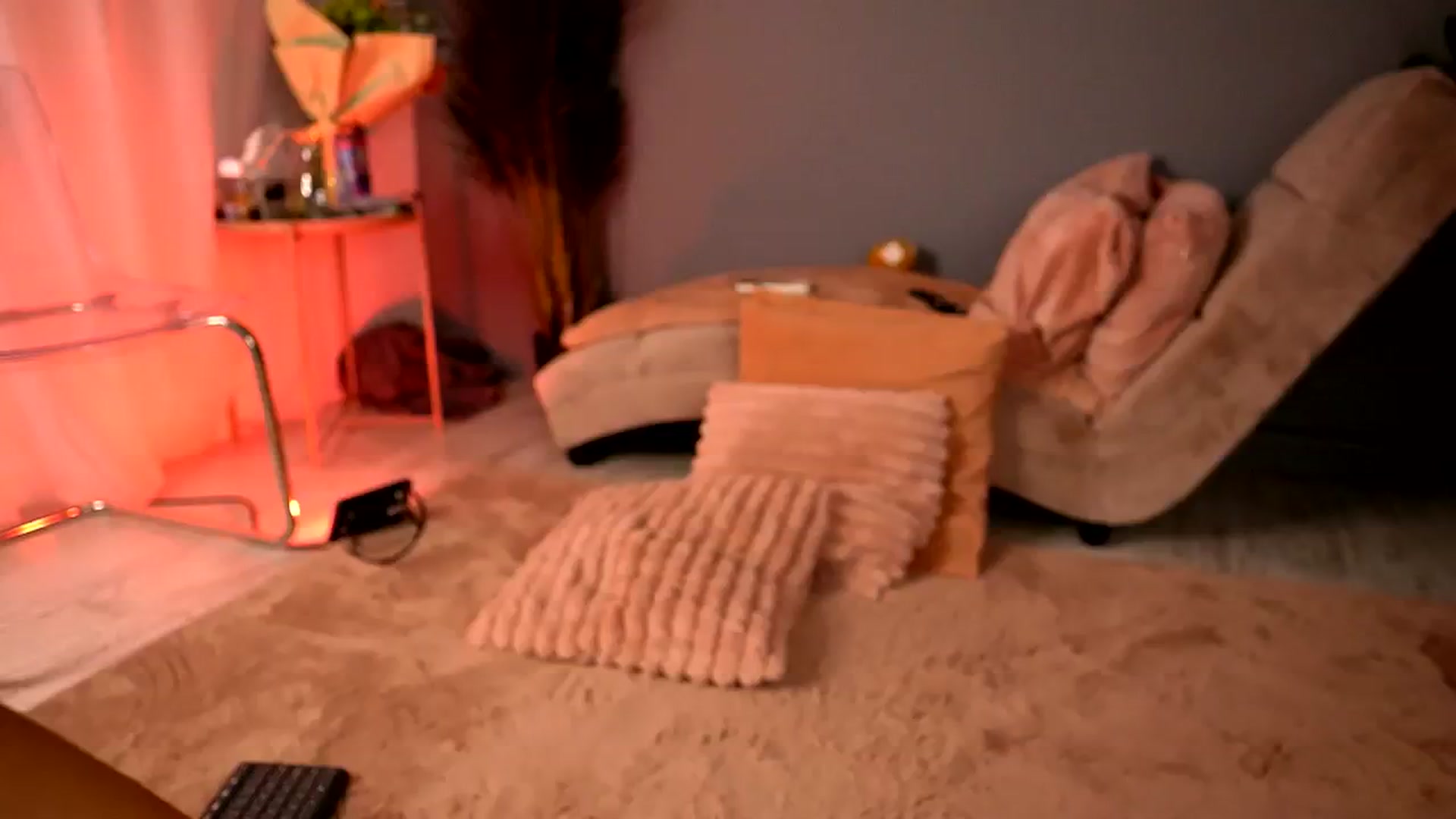 Gallery image thumbnail from BetsyGonzale's myfreecams stream on, 09/19/2025, 11:15 image 7 of 20